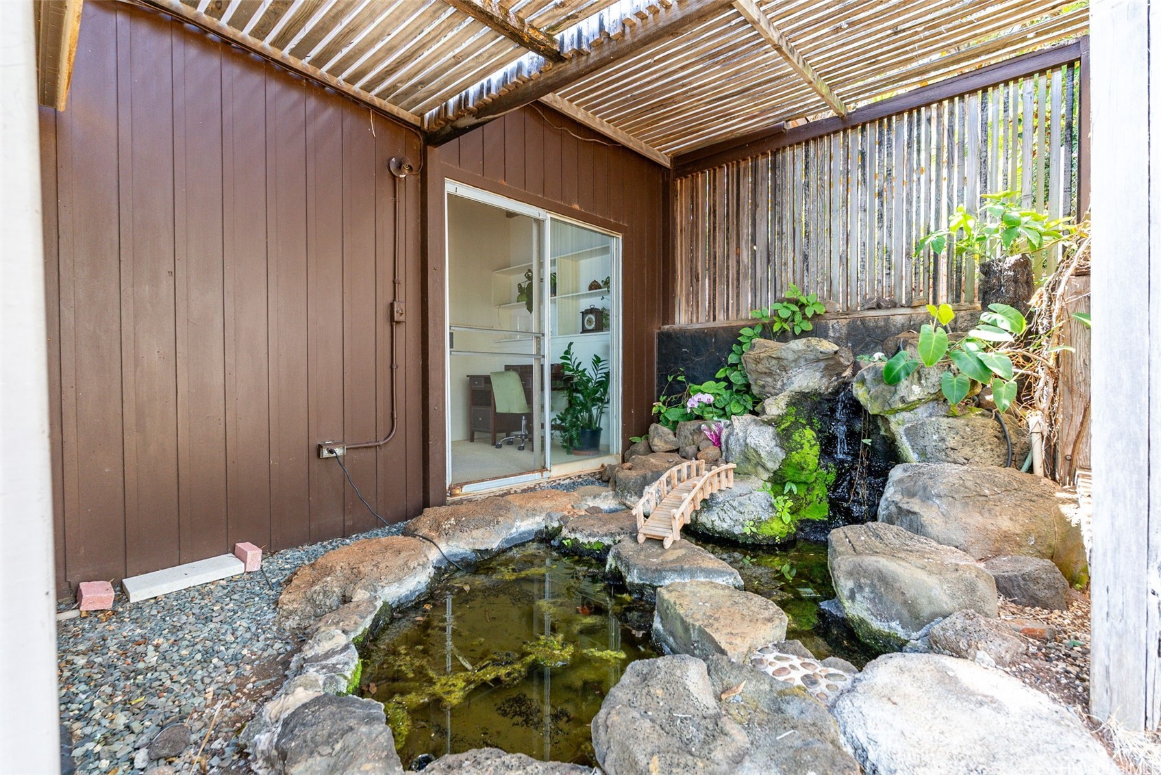 1935 Halekoa Drive