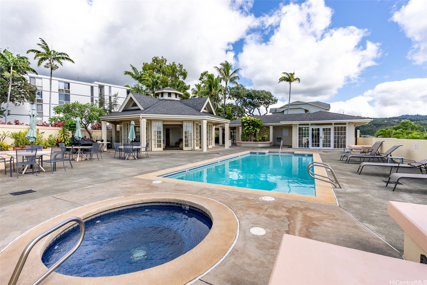 1380 Moanalualani Place 6D