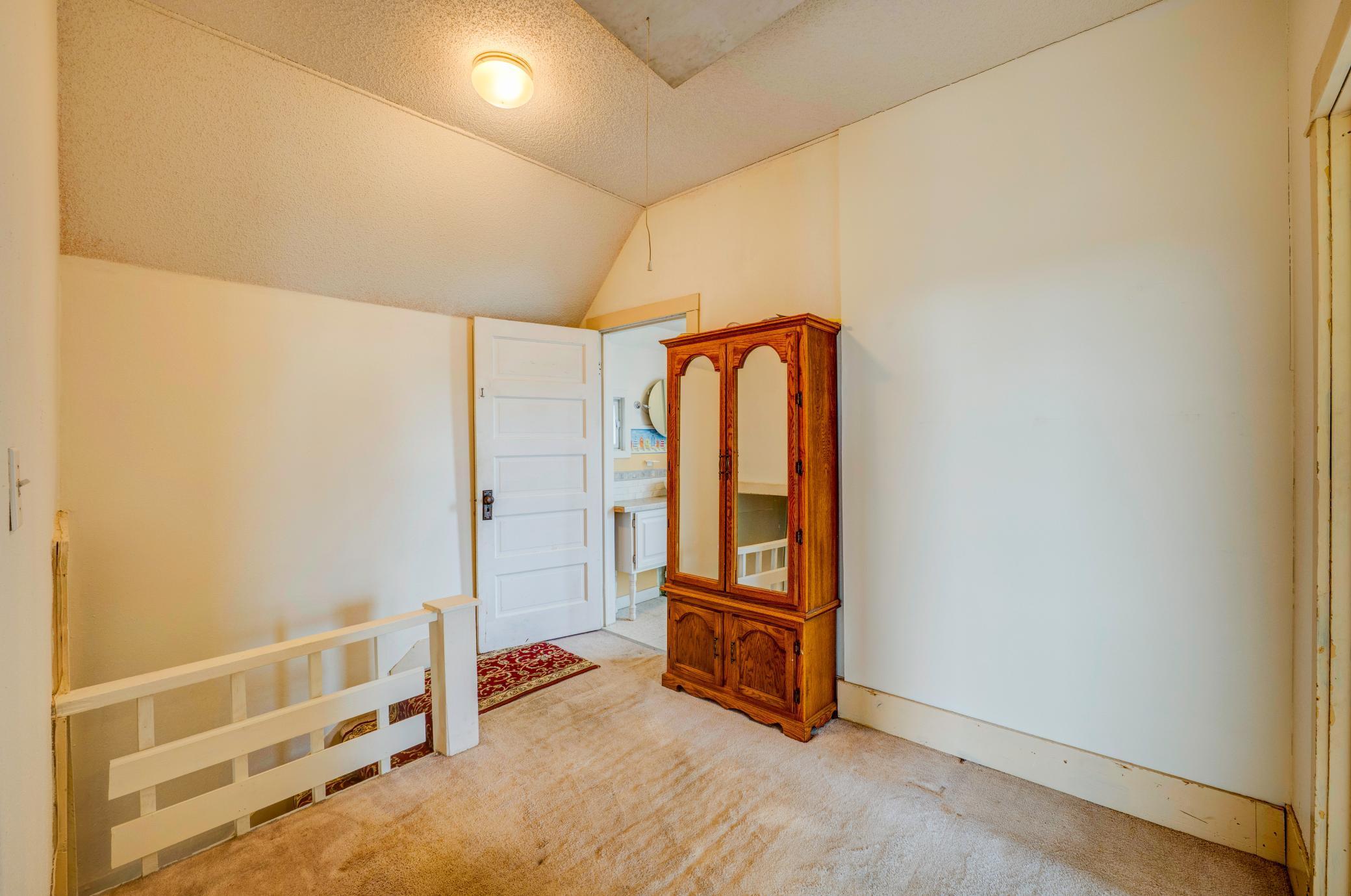 103 Red Lake Avenue SW