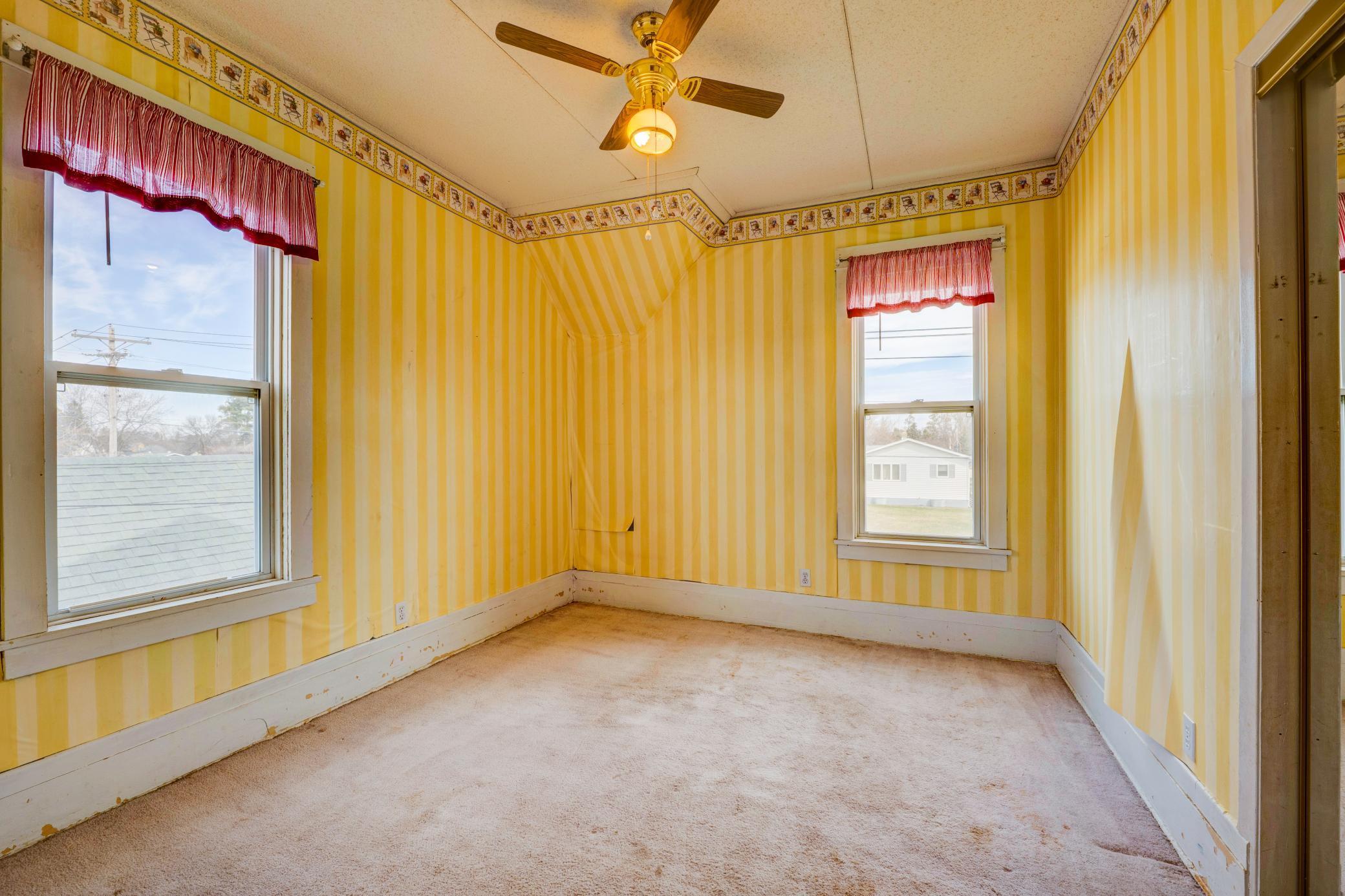 103 Red Lake Avenue SW
