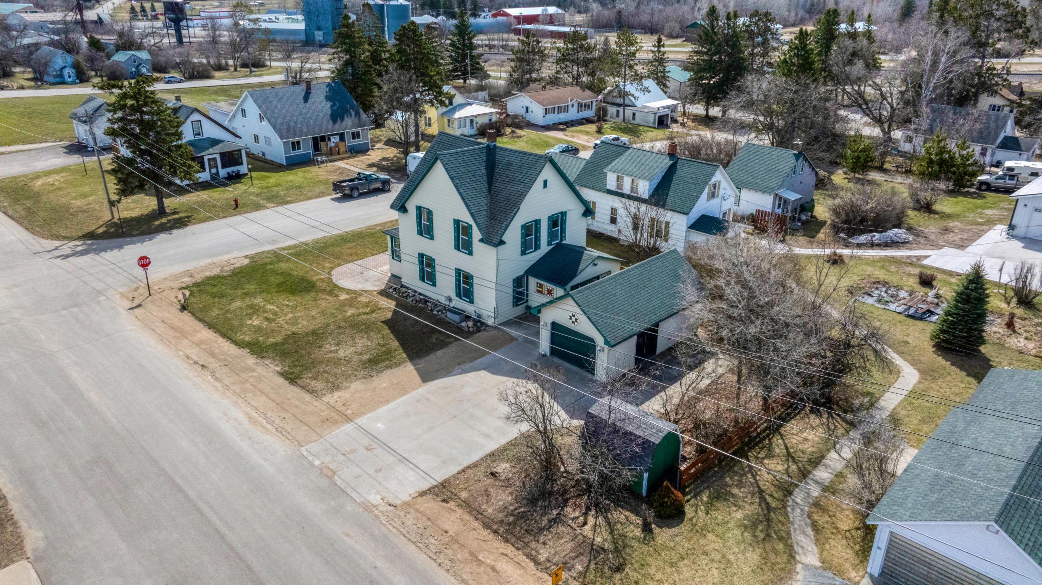 103 Red Lake Avenue SW