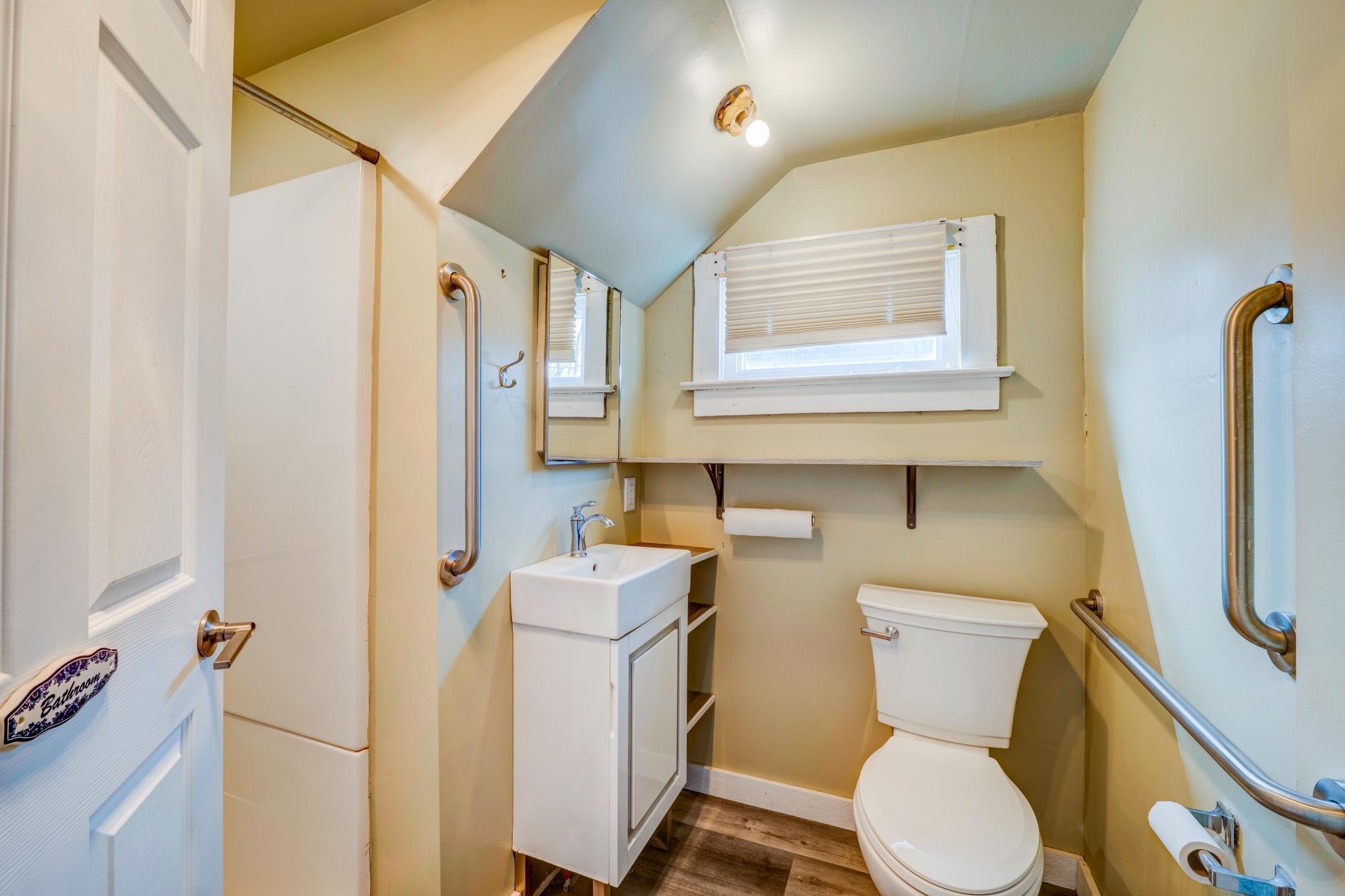 103 Red Lake Avenue SW