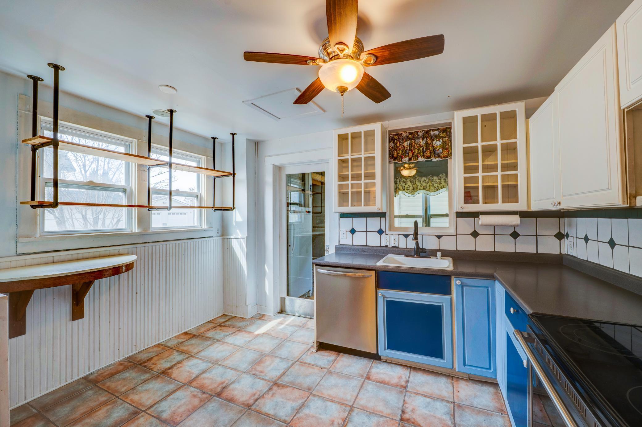 103 Red Lake Avenue SW