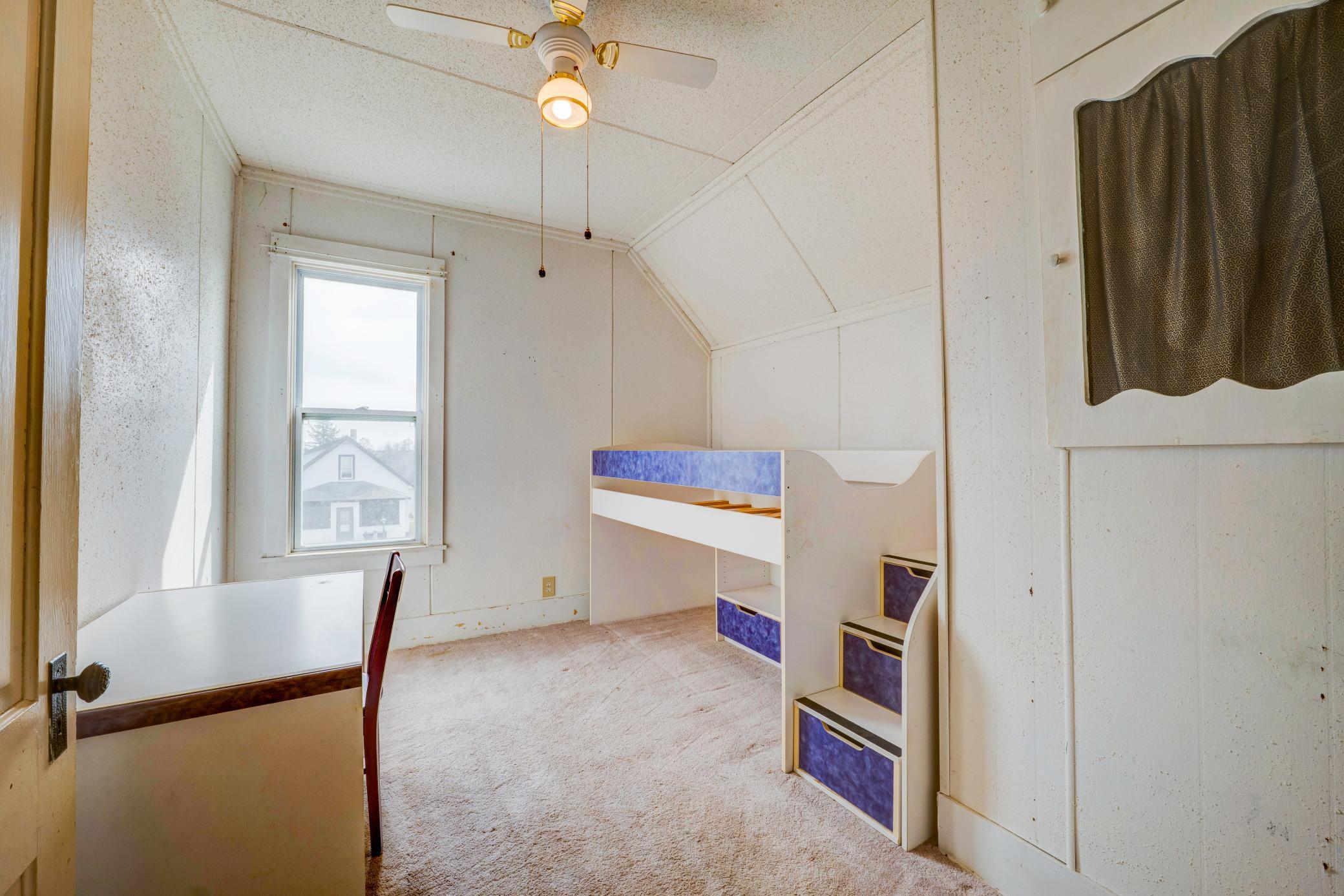 103 Red Lake Avenue SW