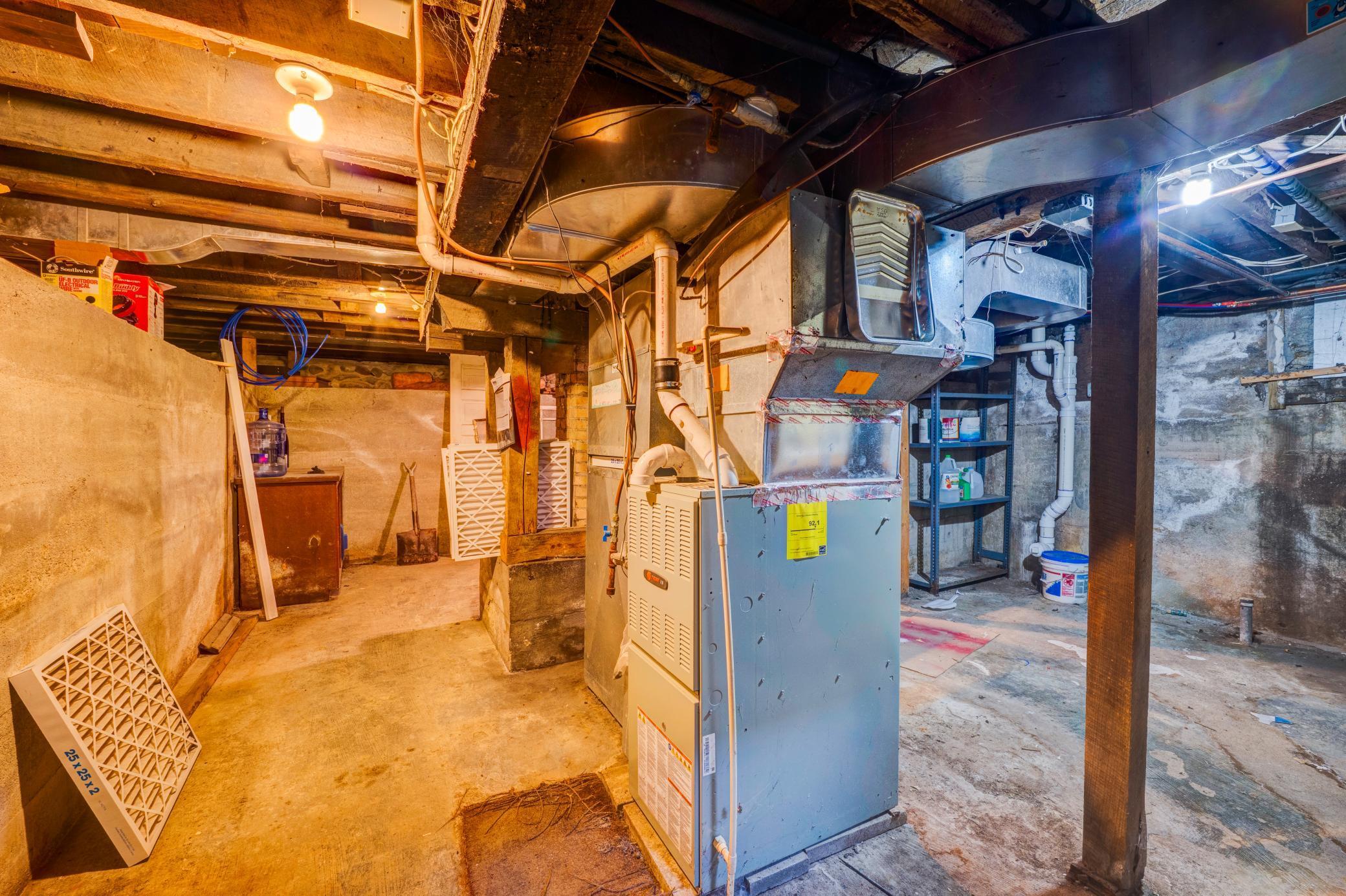 103 Red Lake Avenue SW