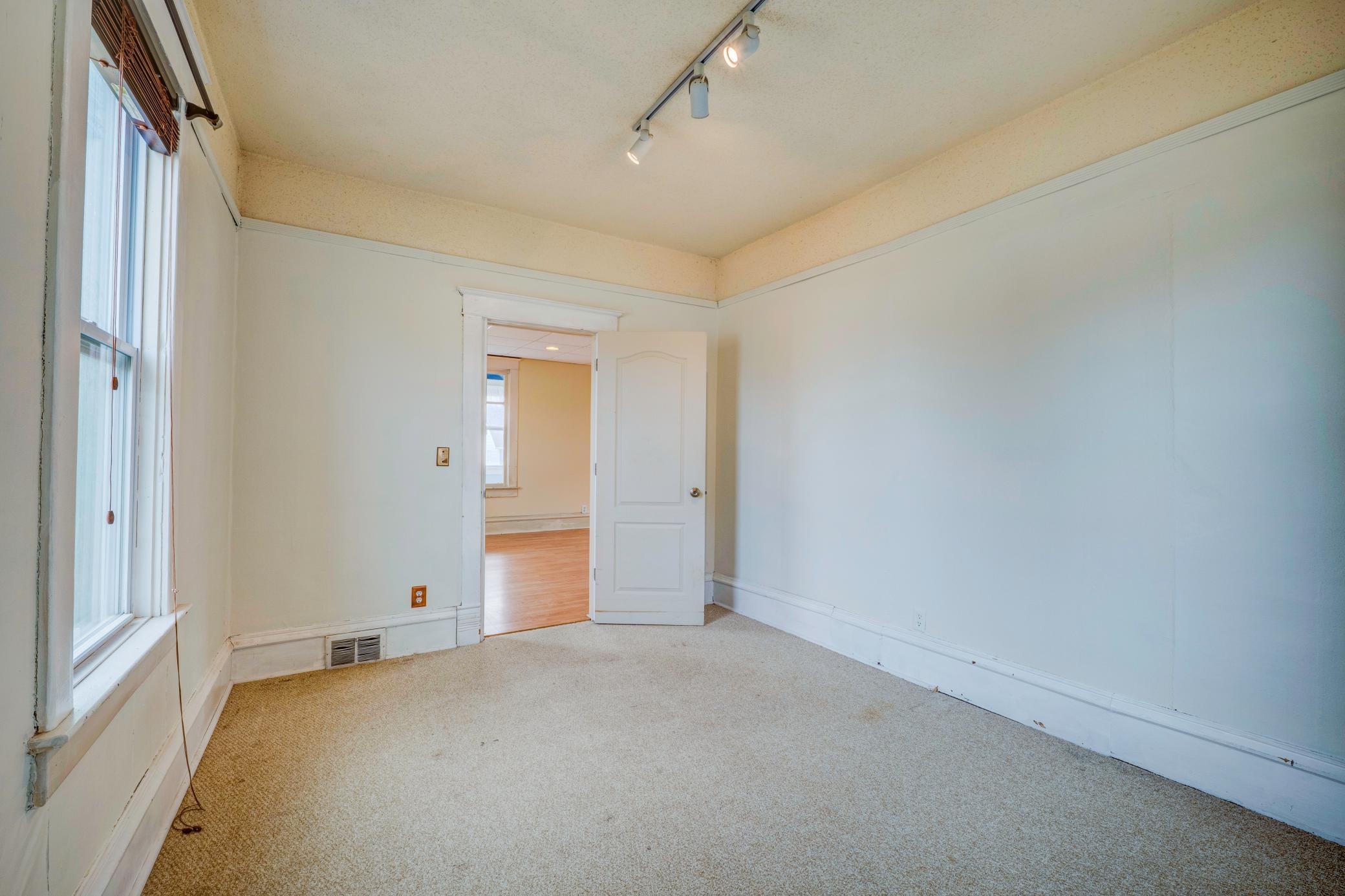 103 Red Lake Avenue SW