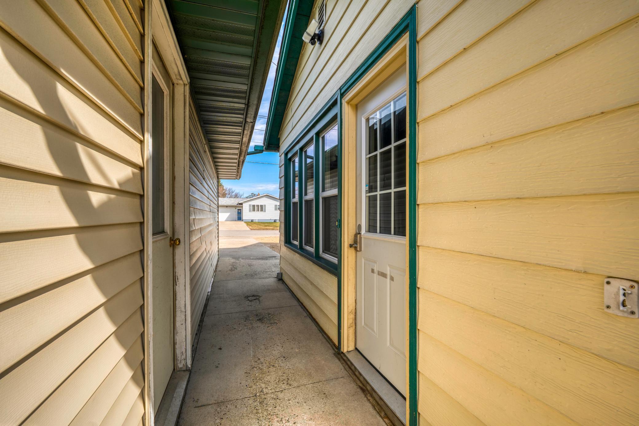 103 Red Lake Avenue SW