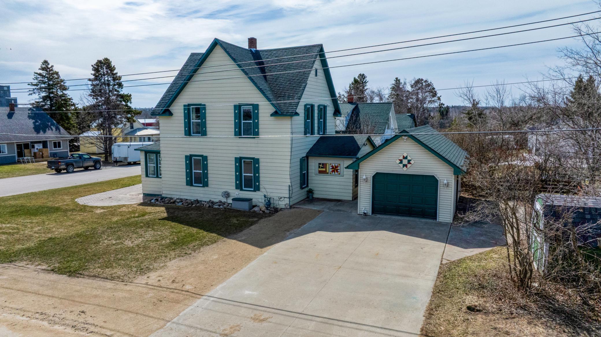 103 Red Lake Avenue SW