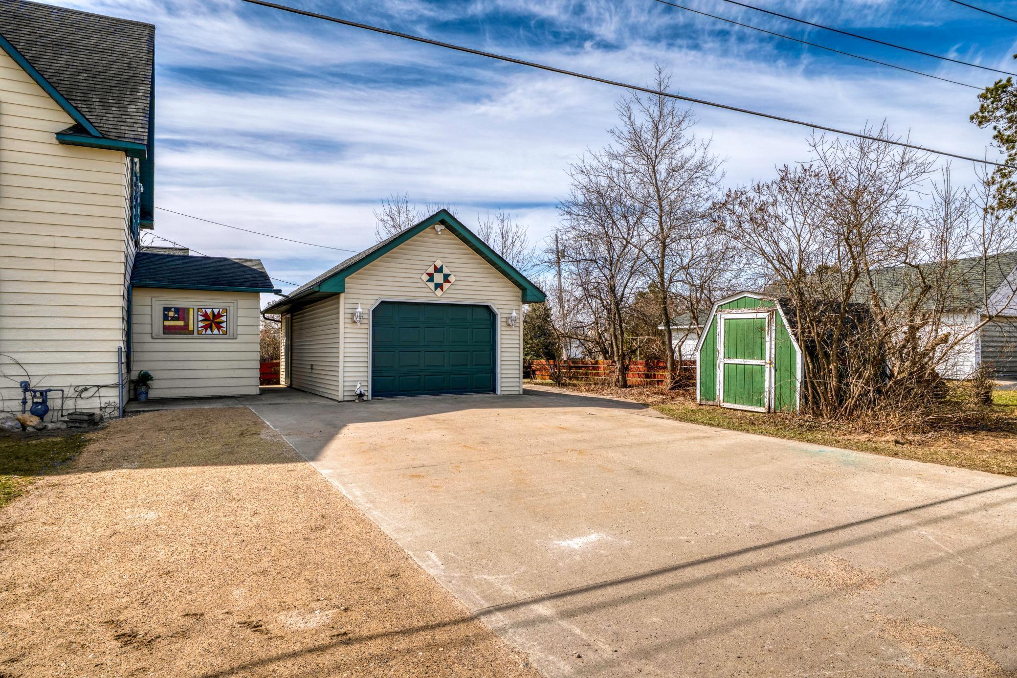 103 Red Lake Avenue SW