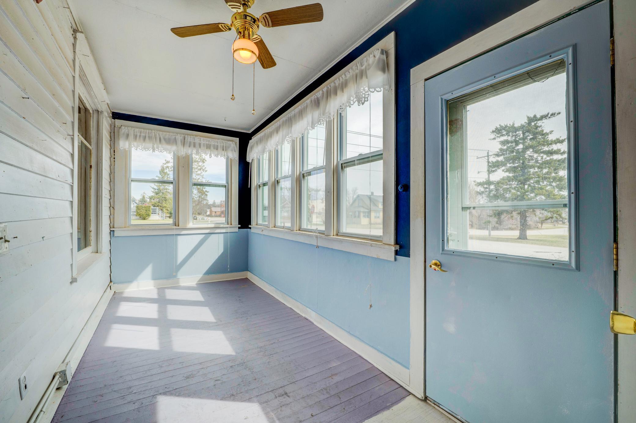 103 Red Lake Avenue SW