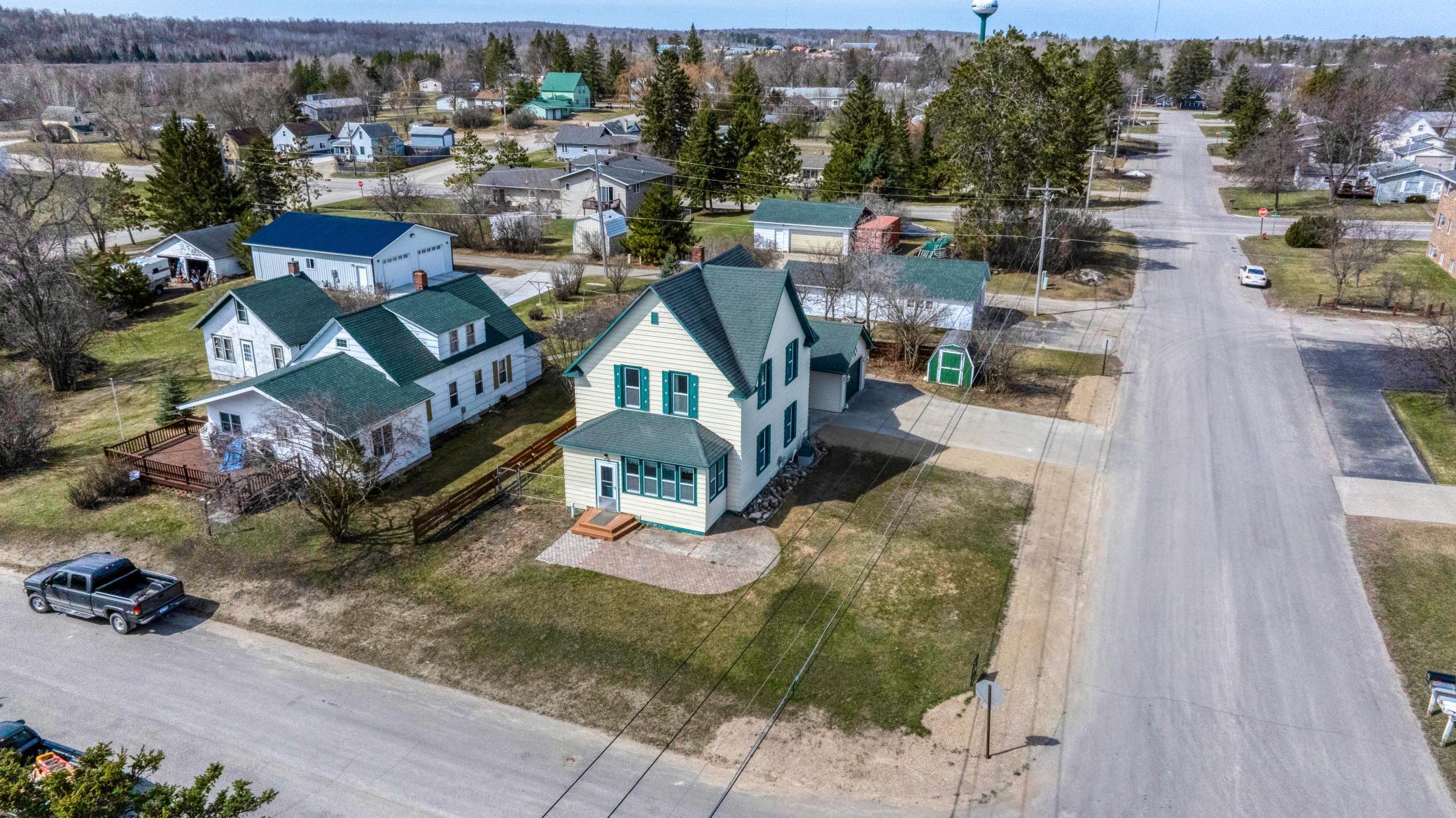 103 Red Lake Avenue SW