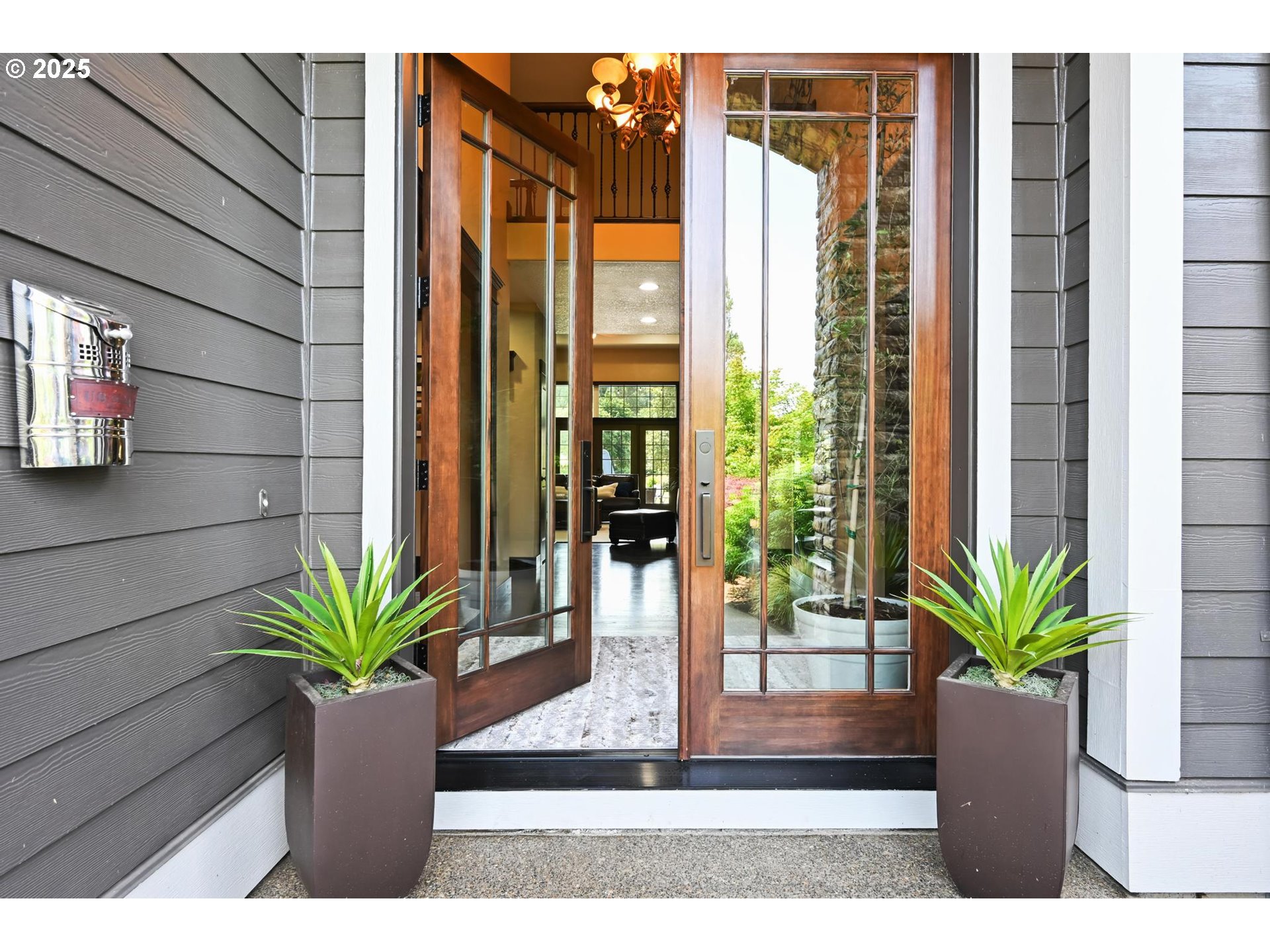 16324 PLEASANT VALLEY DR NE