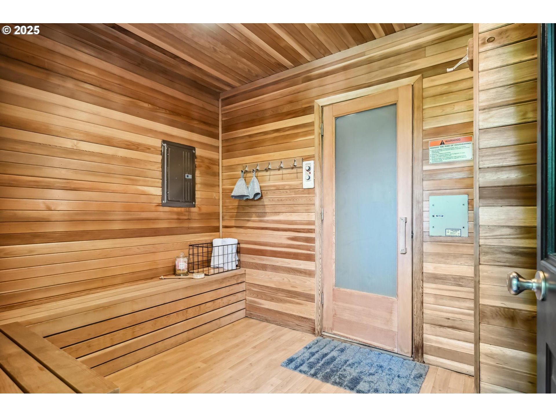 16324 PLEASANT VALLEY DR NE