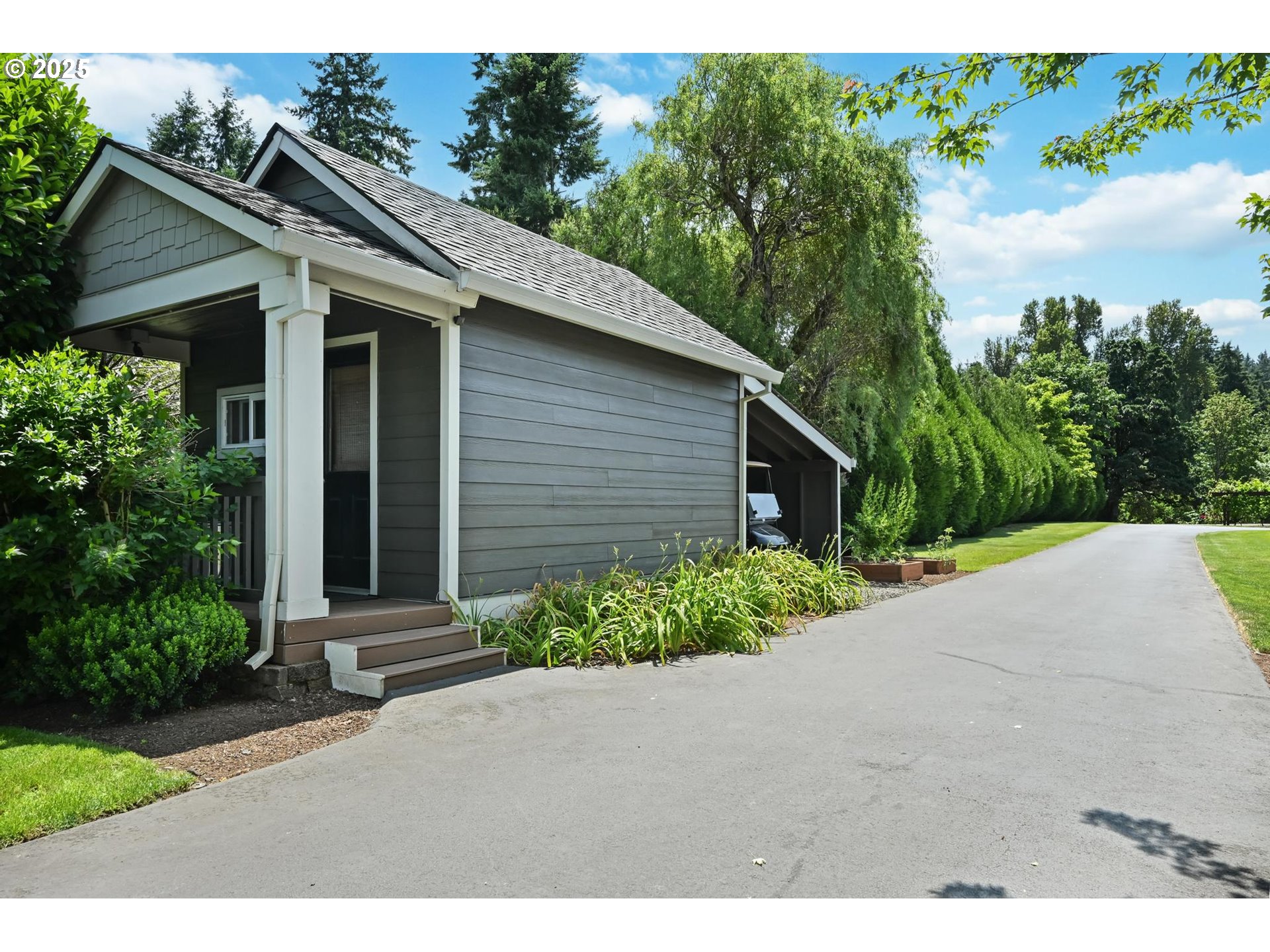 16324 PLEASANT VALLEY DR NE