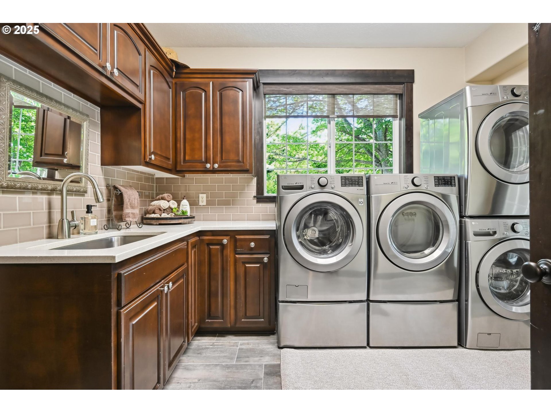 16324 PLEASANT VALLEY DR NE