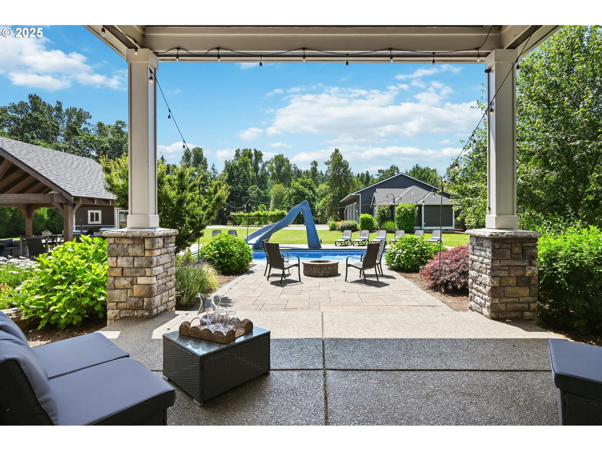 16324 PLEASANT VALLEY DR NE