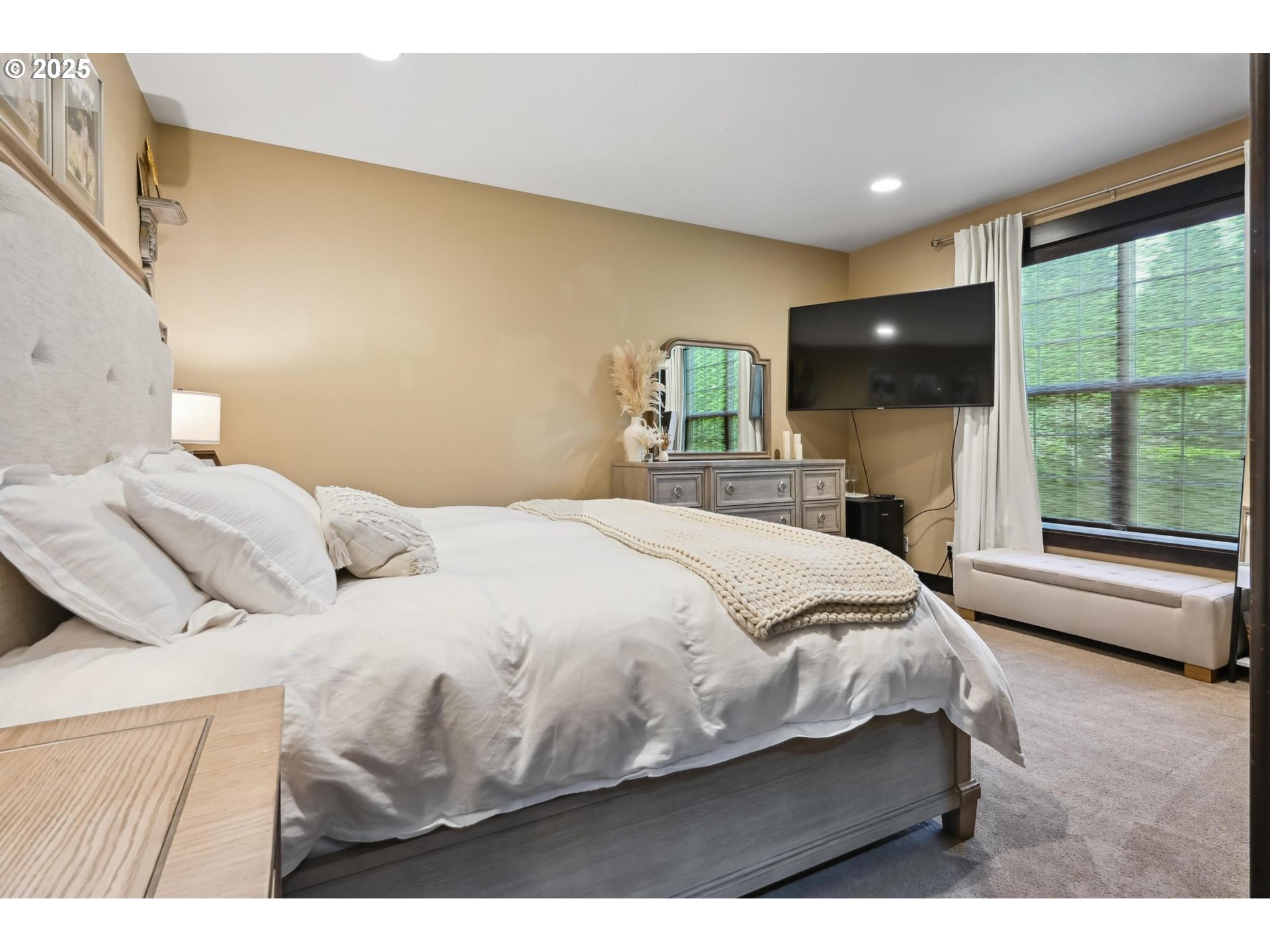 16324 PLEASANT VALLEY DR NE