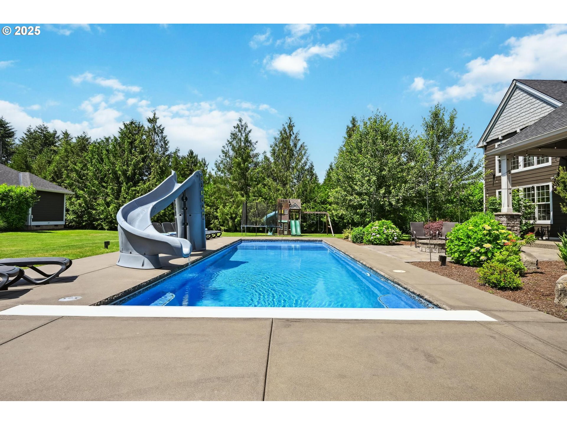 16324 PLEASANT VALLEY DR NE