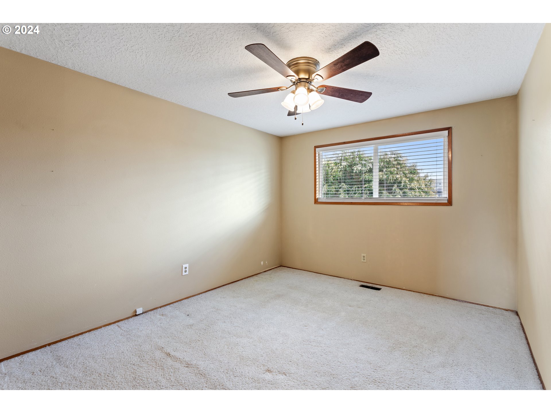 2189 COUNTRY CLUB TER