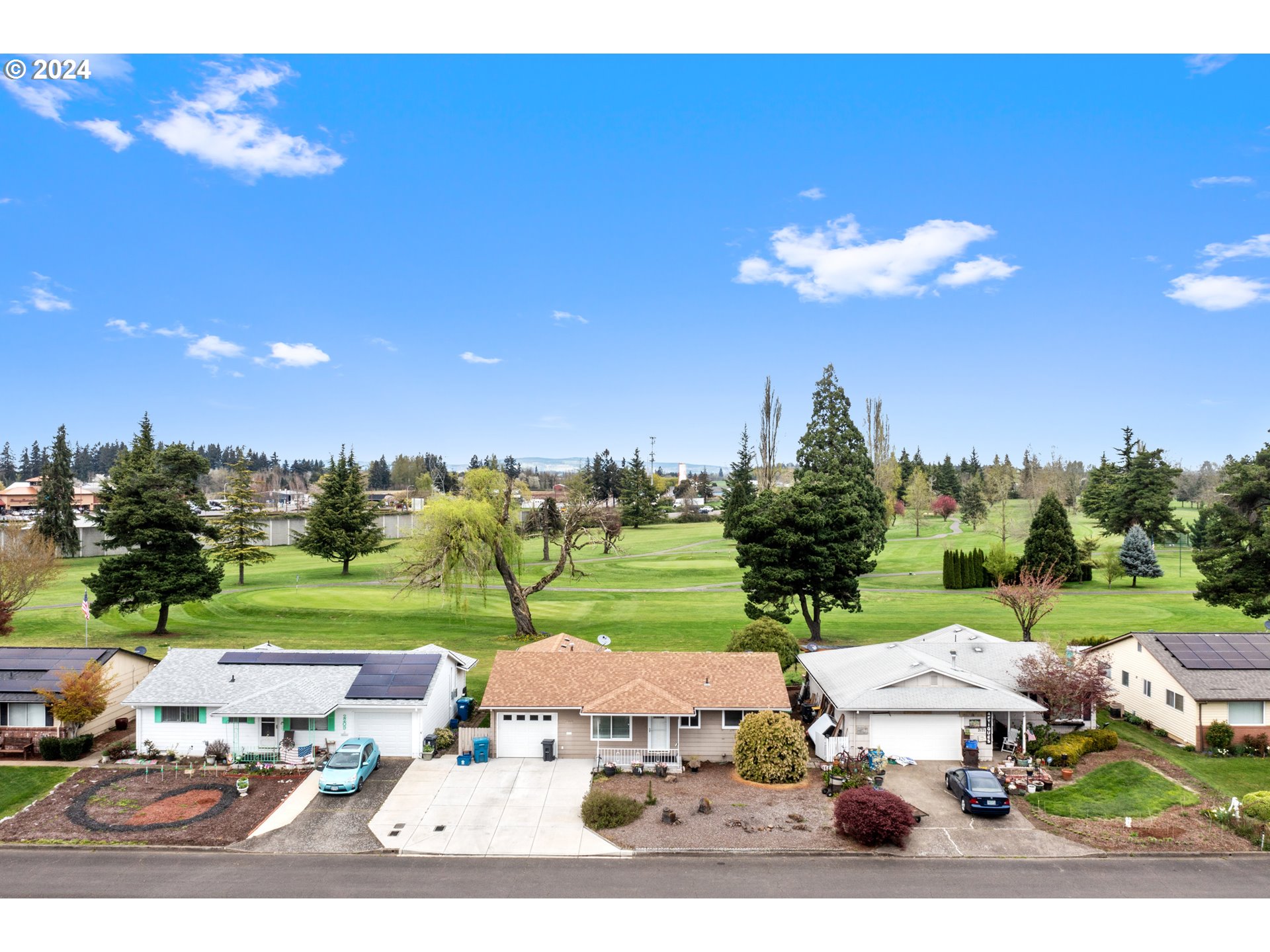 2189 COUNTRY CLUB TER