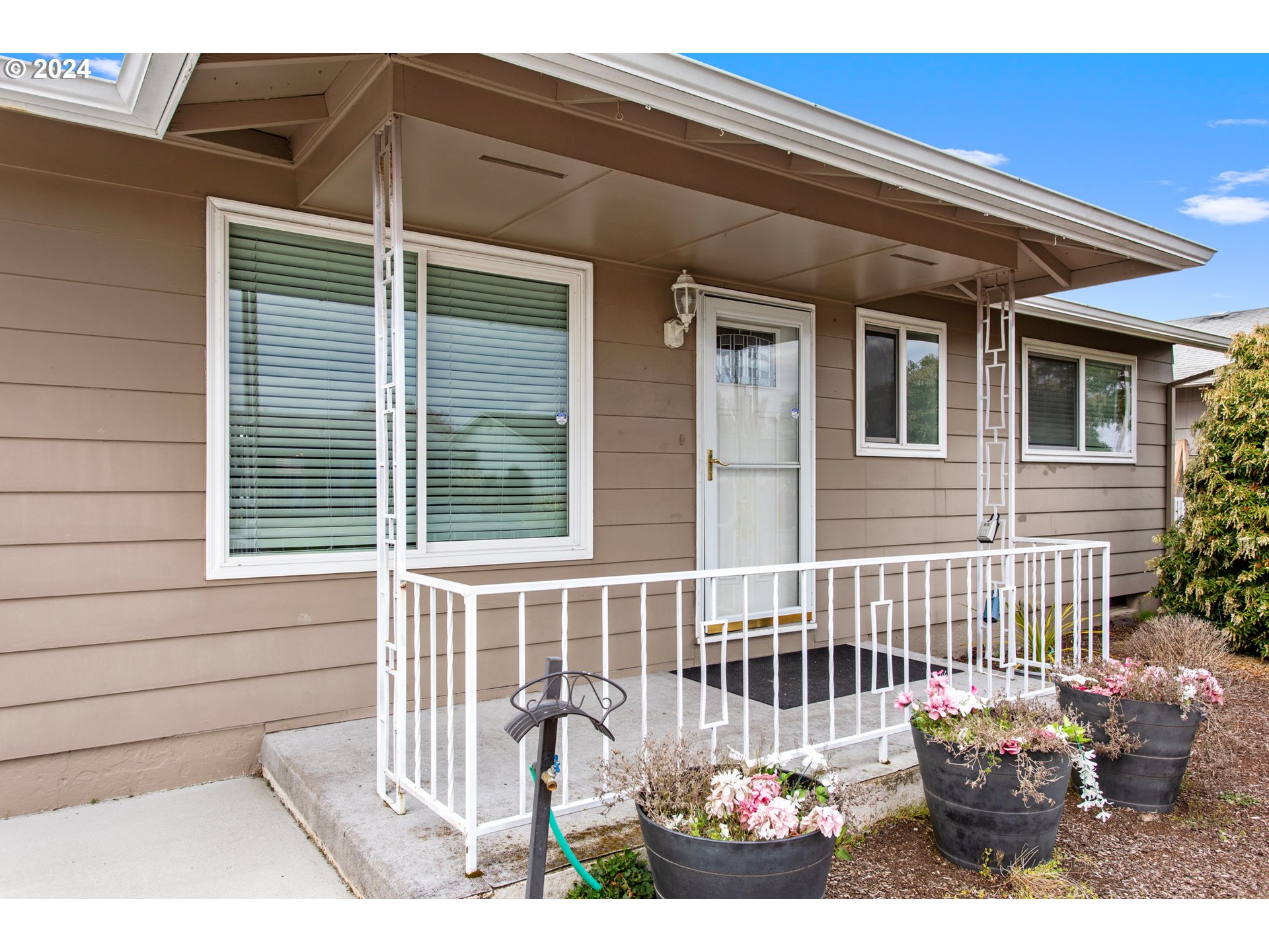 2189 COUNTRY CLUB TER