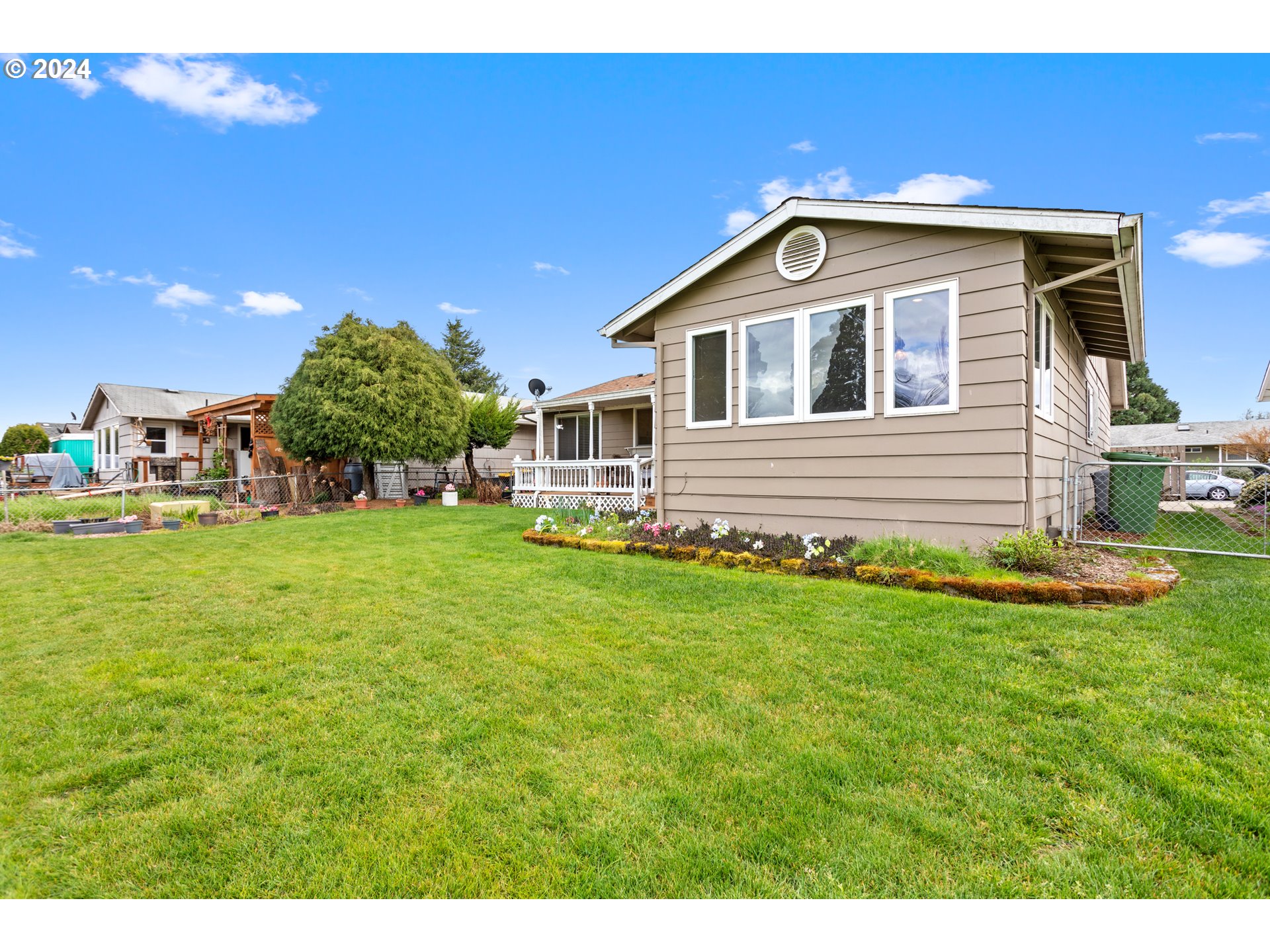 2189 COUNTRY CLUB TER