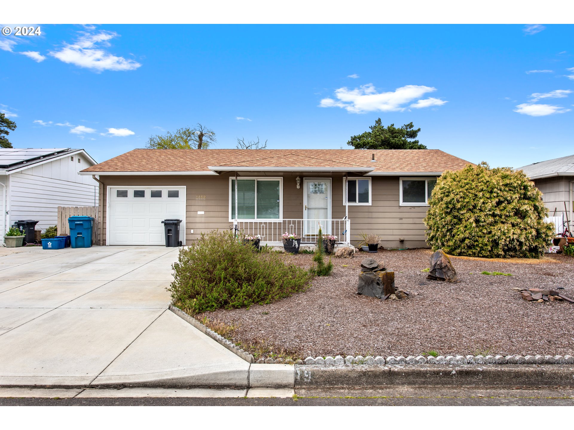 2189 COUNTRY CLUB TER