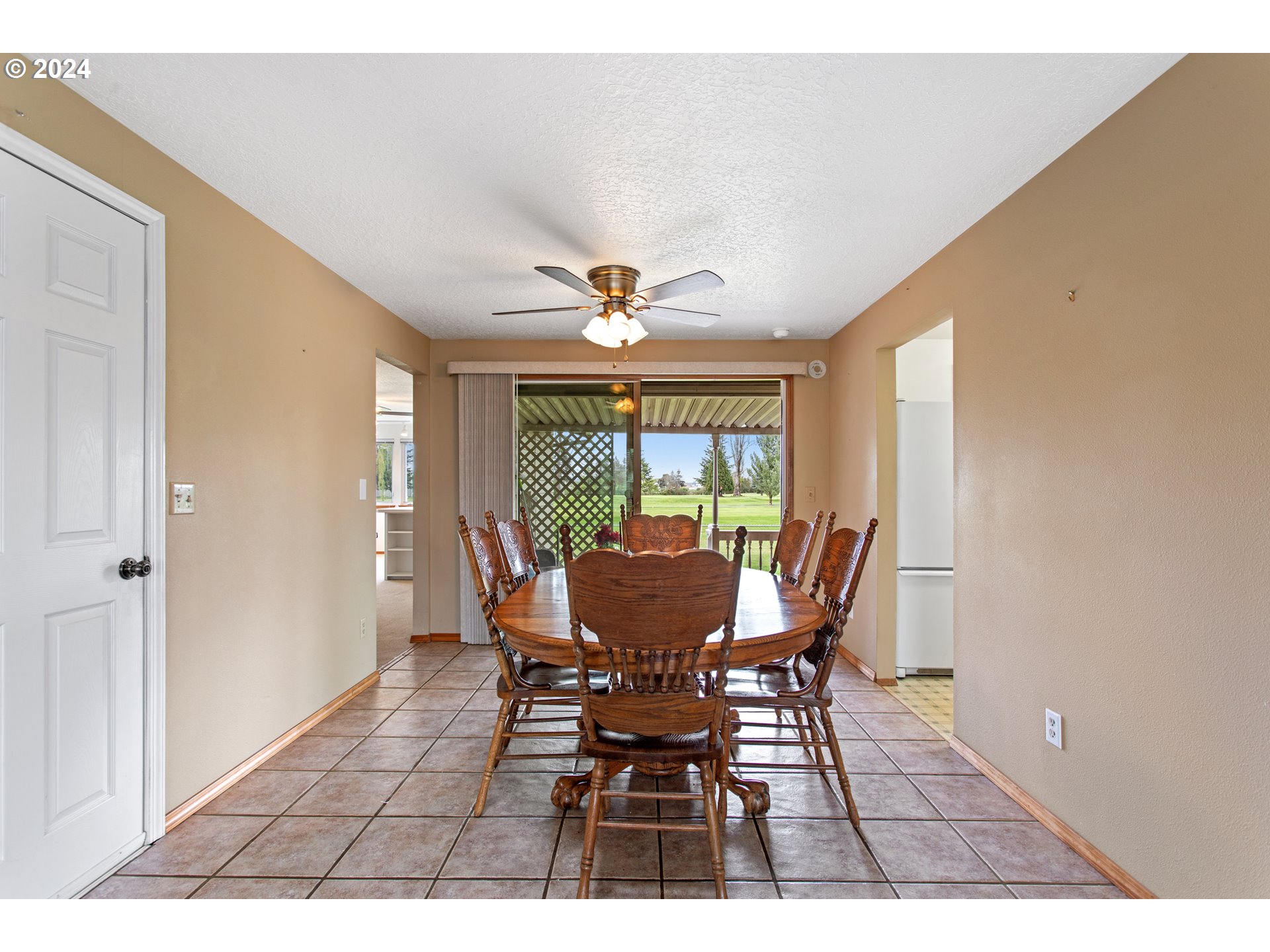 2189 COUNTRY CLUB TER