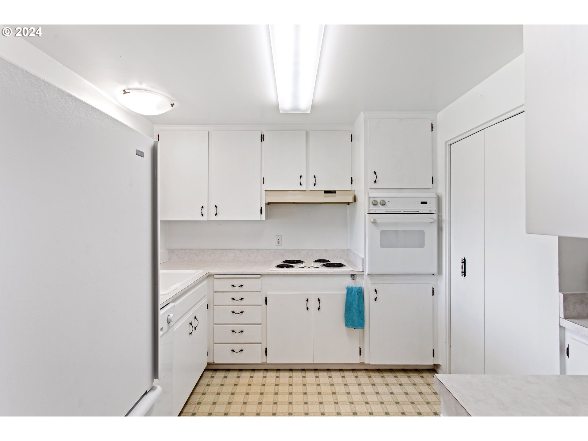 2189 COUNTRY CLUB TER