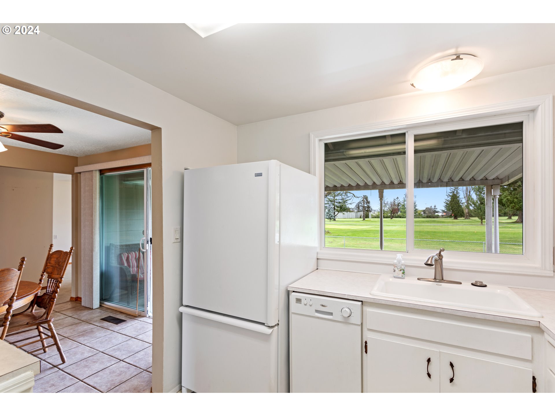 2189 COUNTRY CLUB TER