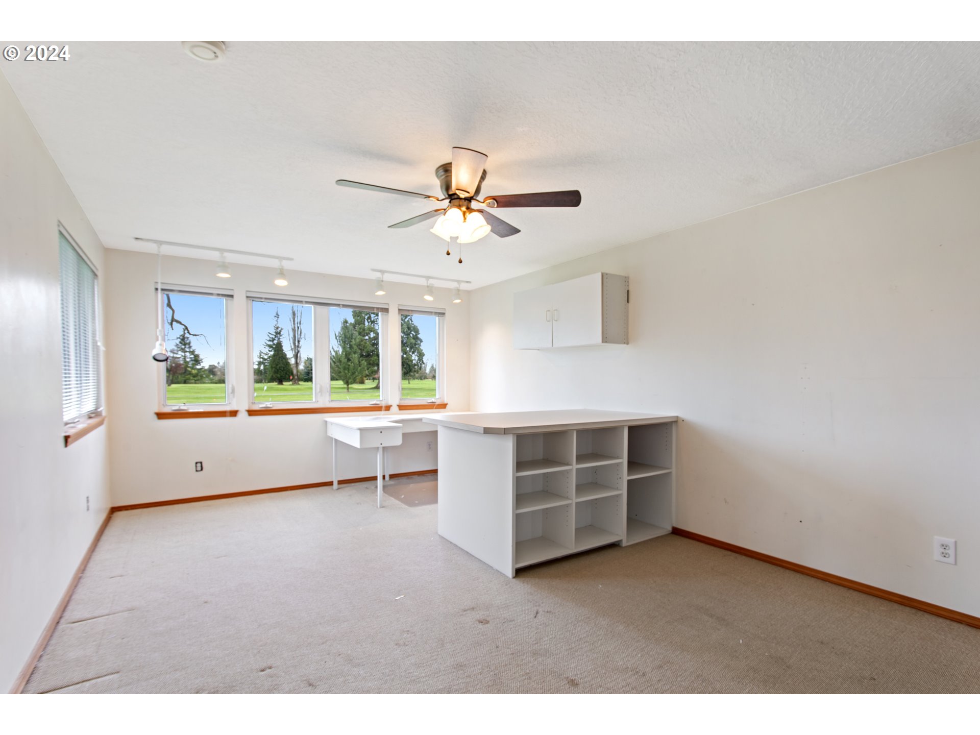 2189 COUNTRY CLUB TER