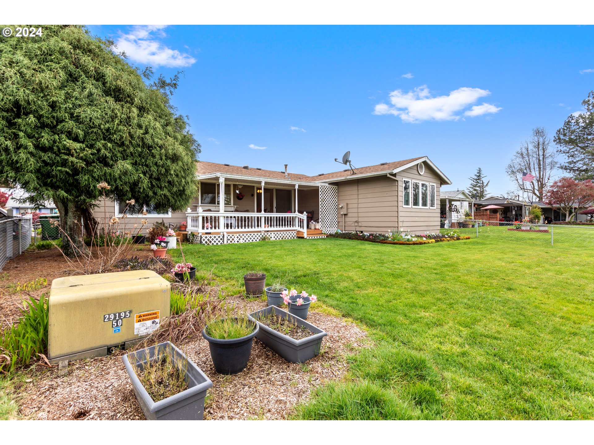 2189 COUNTRY CLUB TER