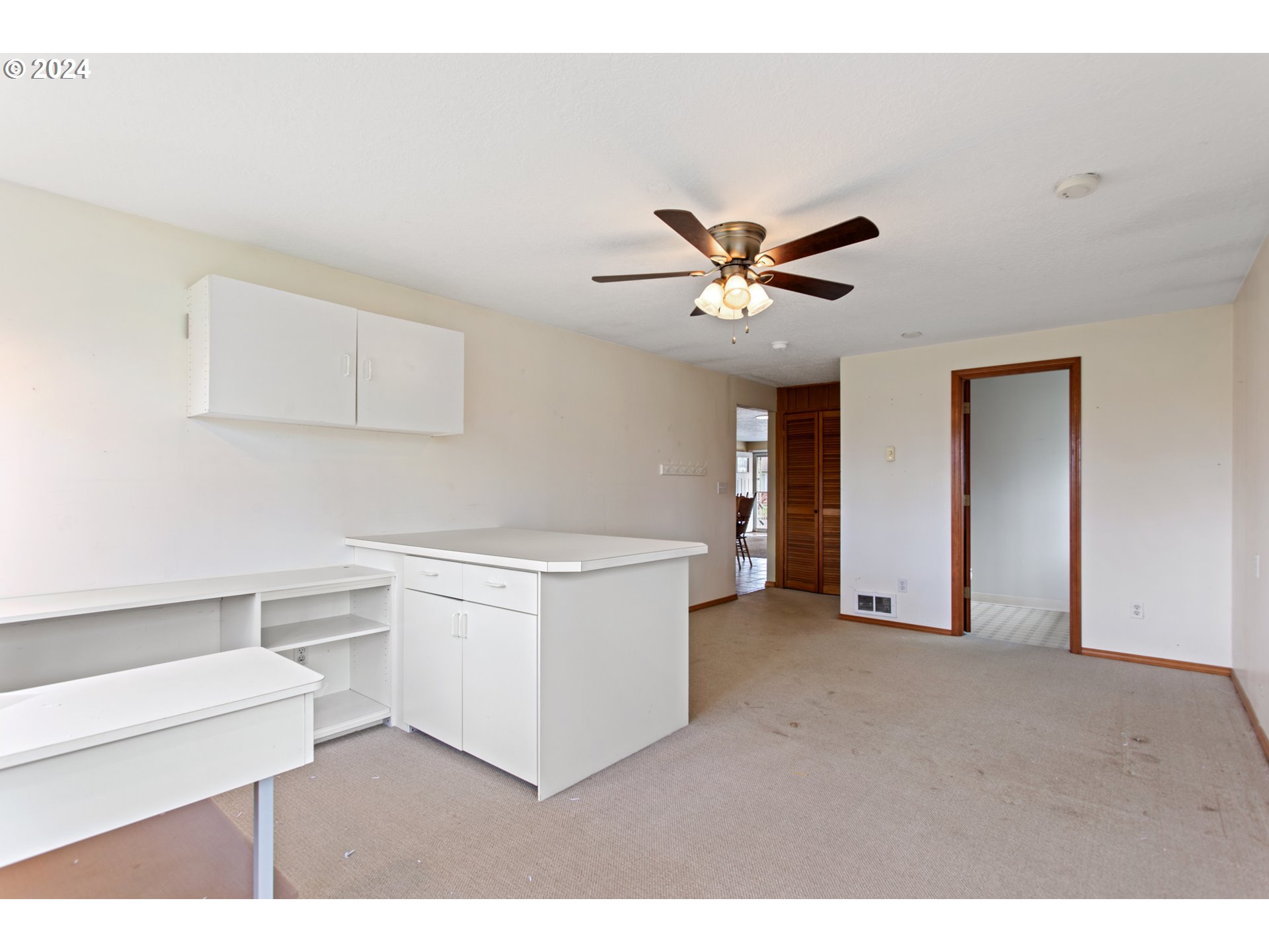 2189 COUNTRY CLUB TER