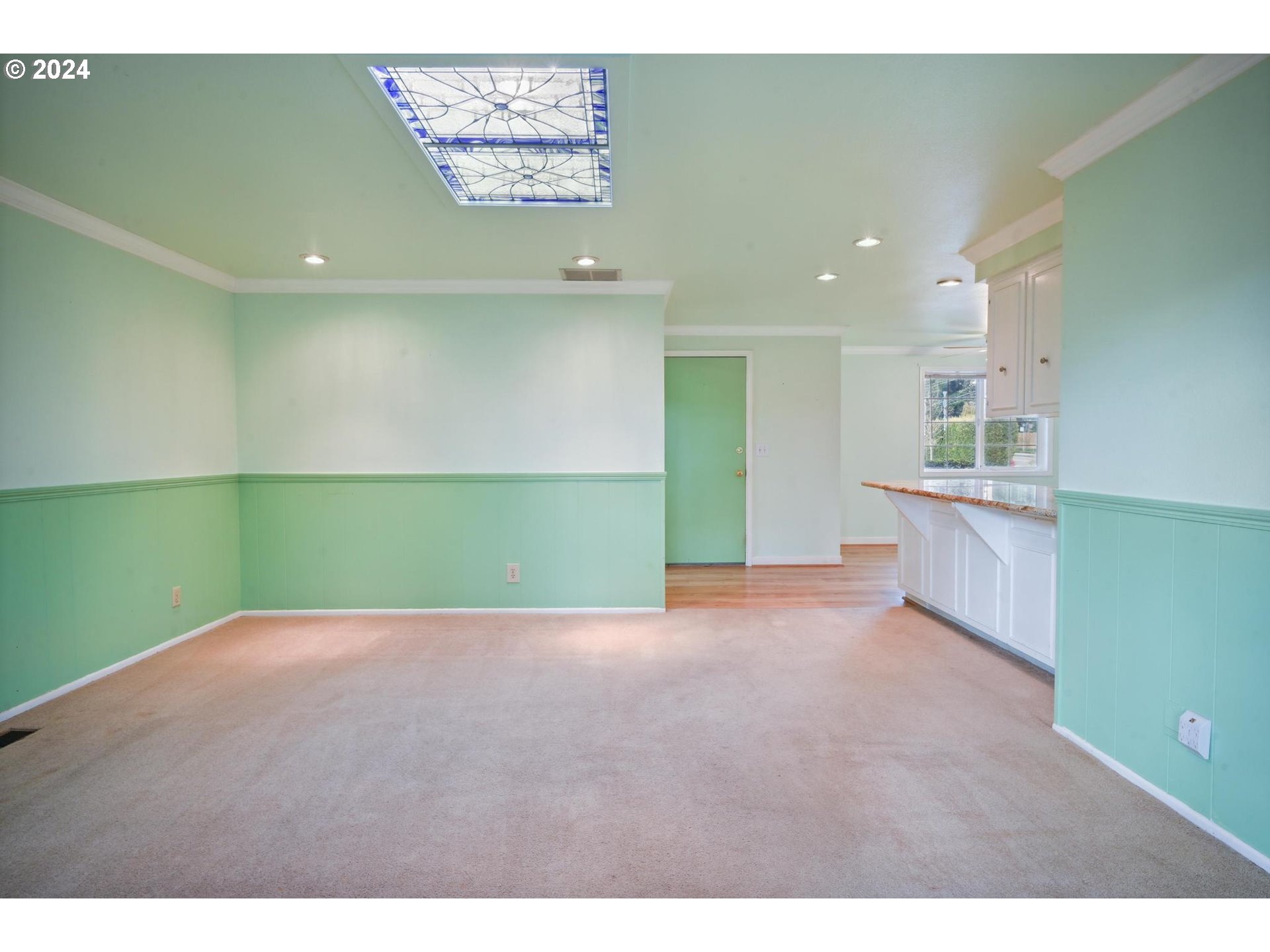 1984 MANZANITA ST NE