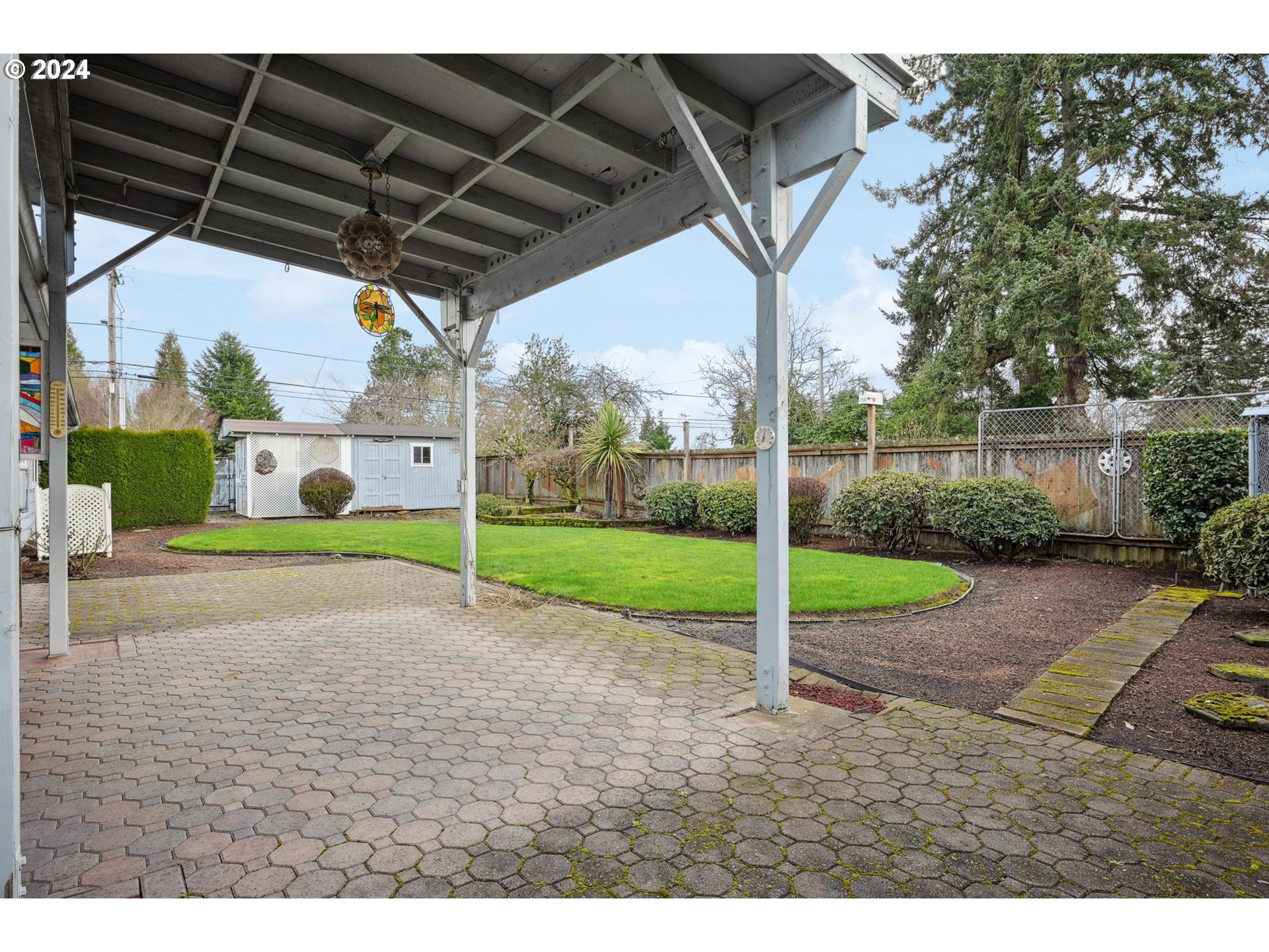 1984 MANZANITA ST NE