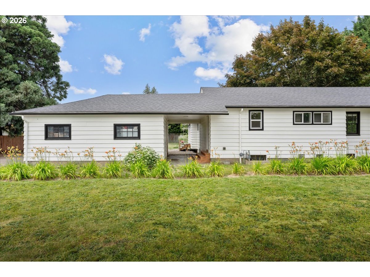 590 N PERSHING ST, Mt. Angel