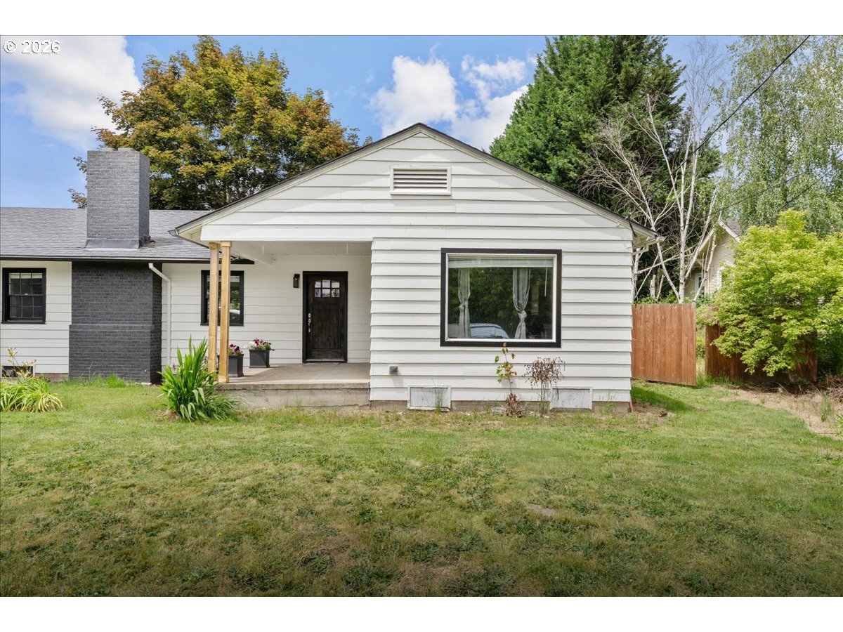 590 N PERSHING ST, Mt. Angel