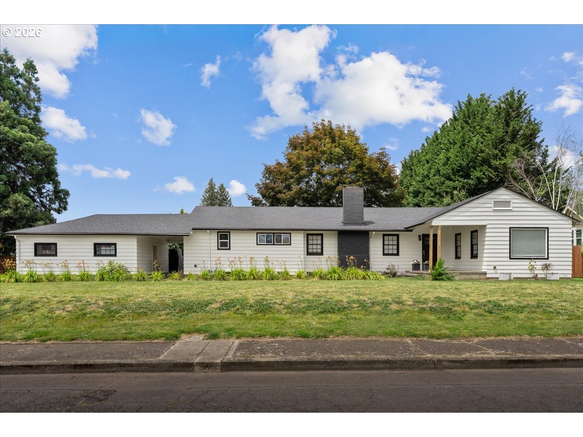 590 N PERSHING ST, Mt. Angel