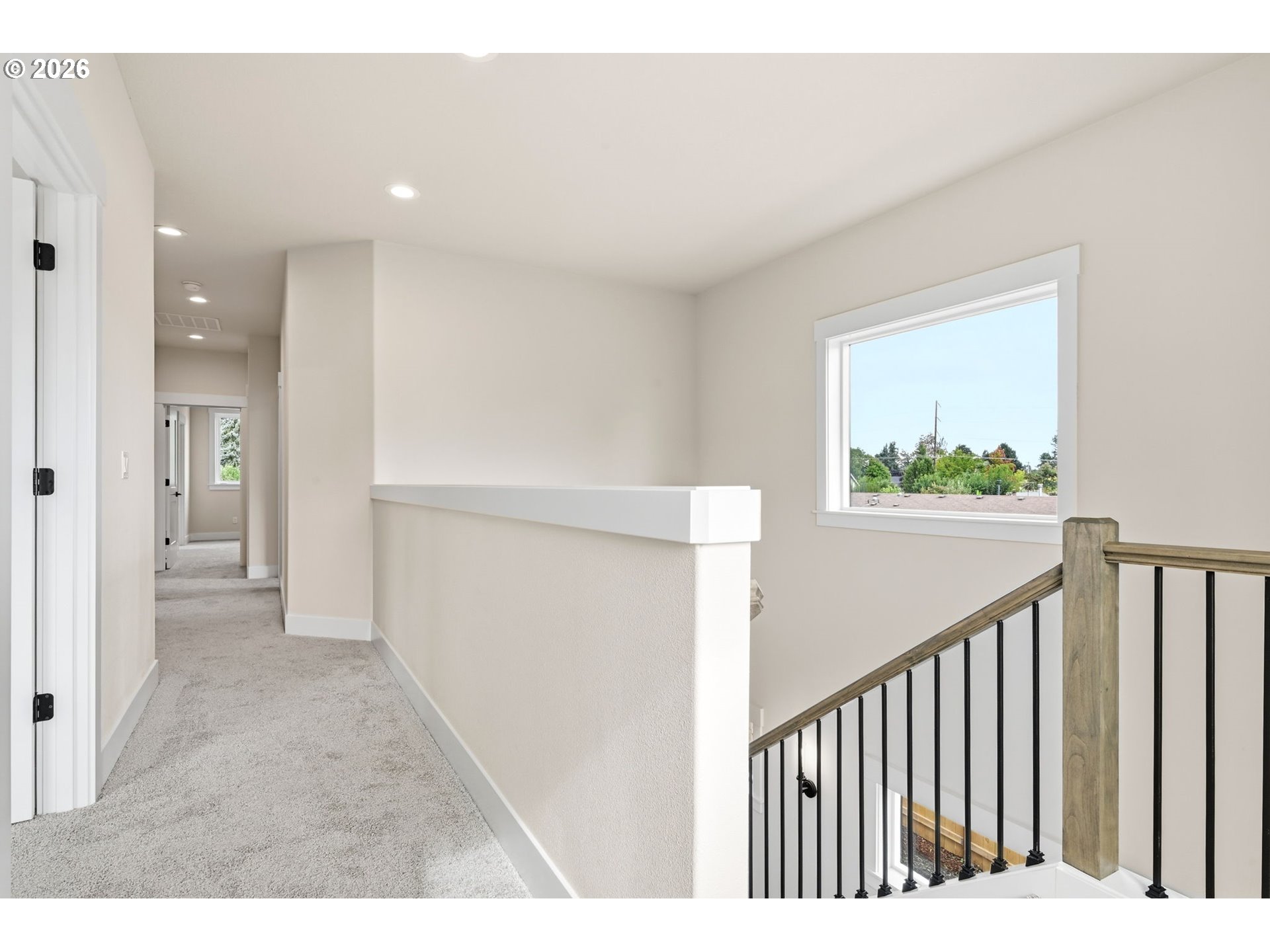 2621 N LYDIA LOOP