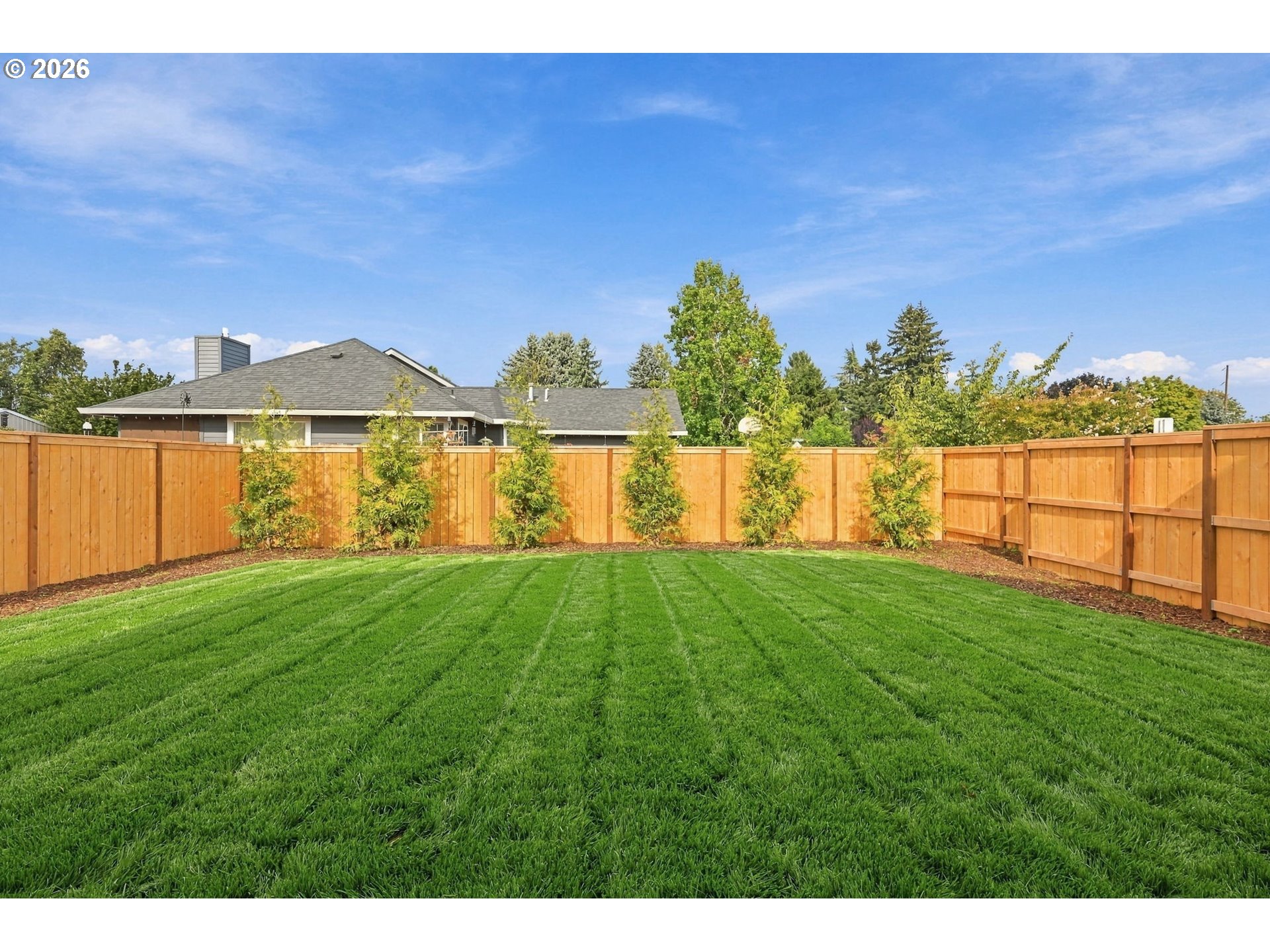 2621 N LYDIA LOOP