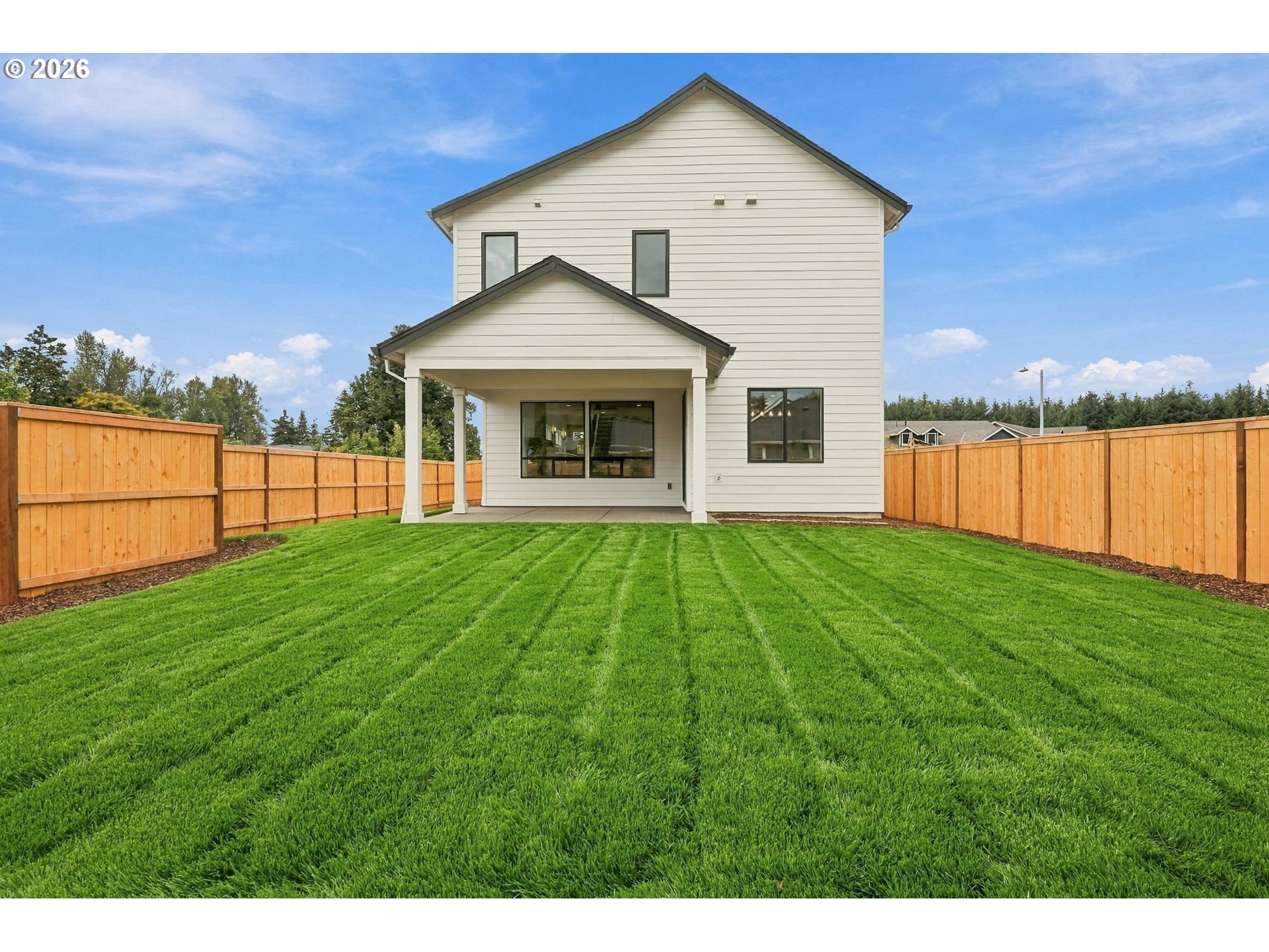 2621 N LYDIA LOOP