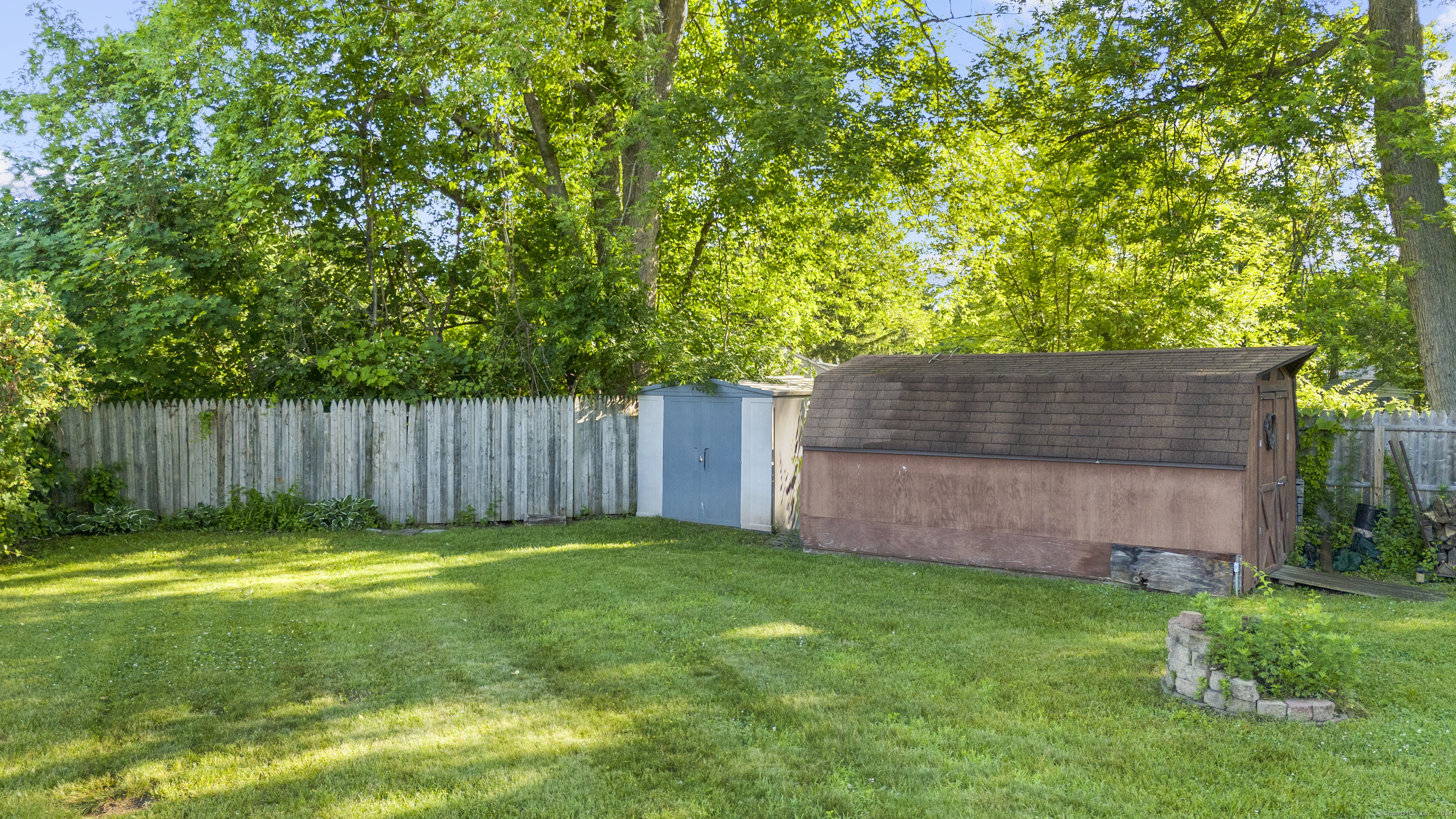 8 Weymouth Drive