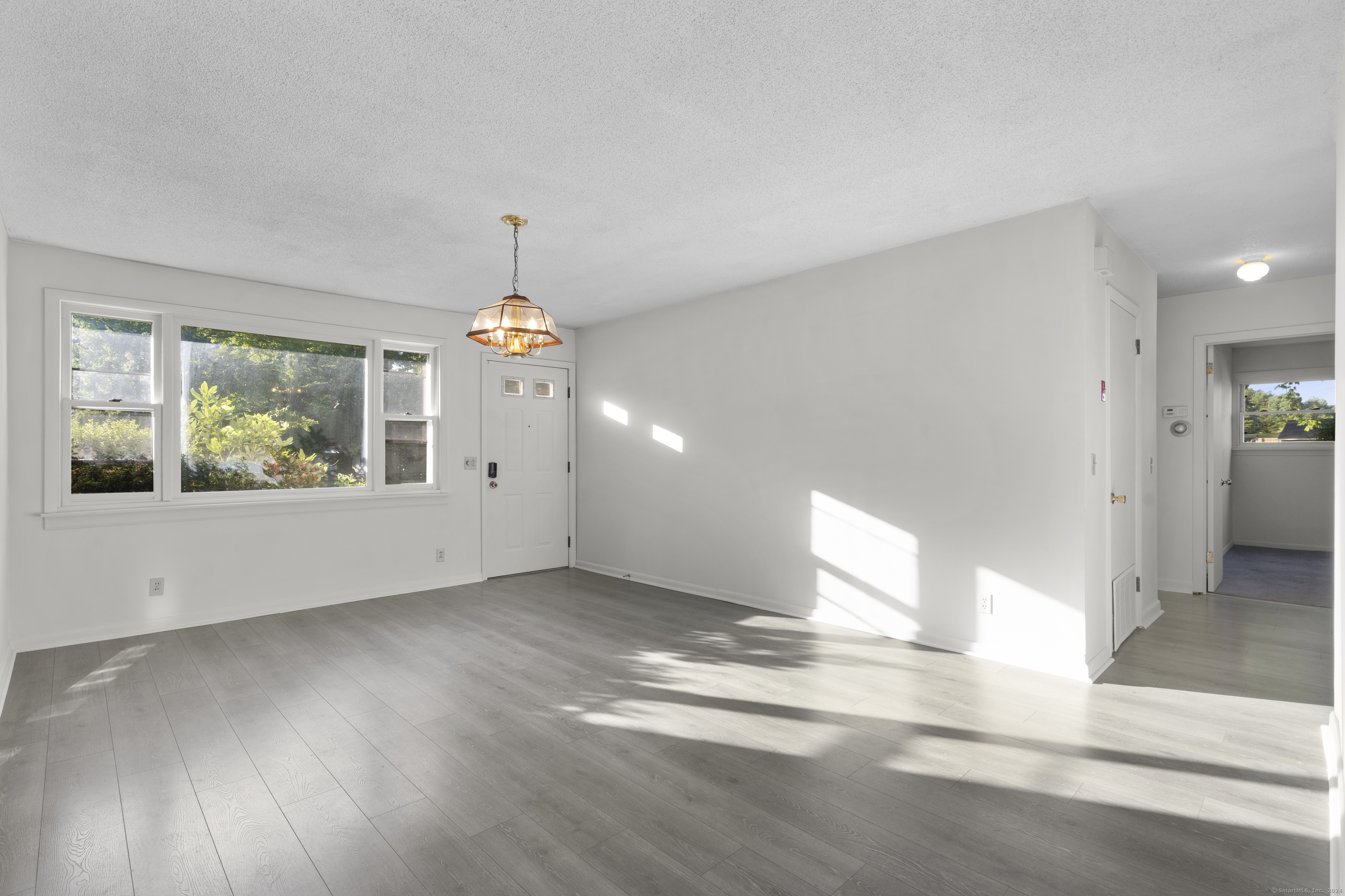 8 Weymouth Drive
