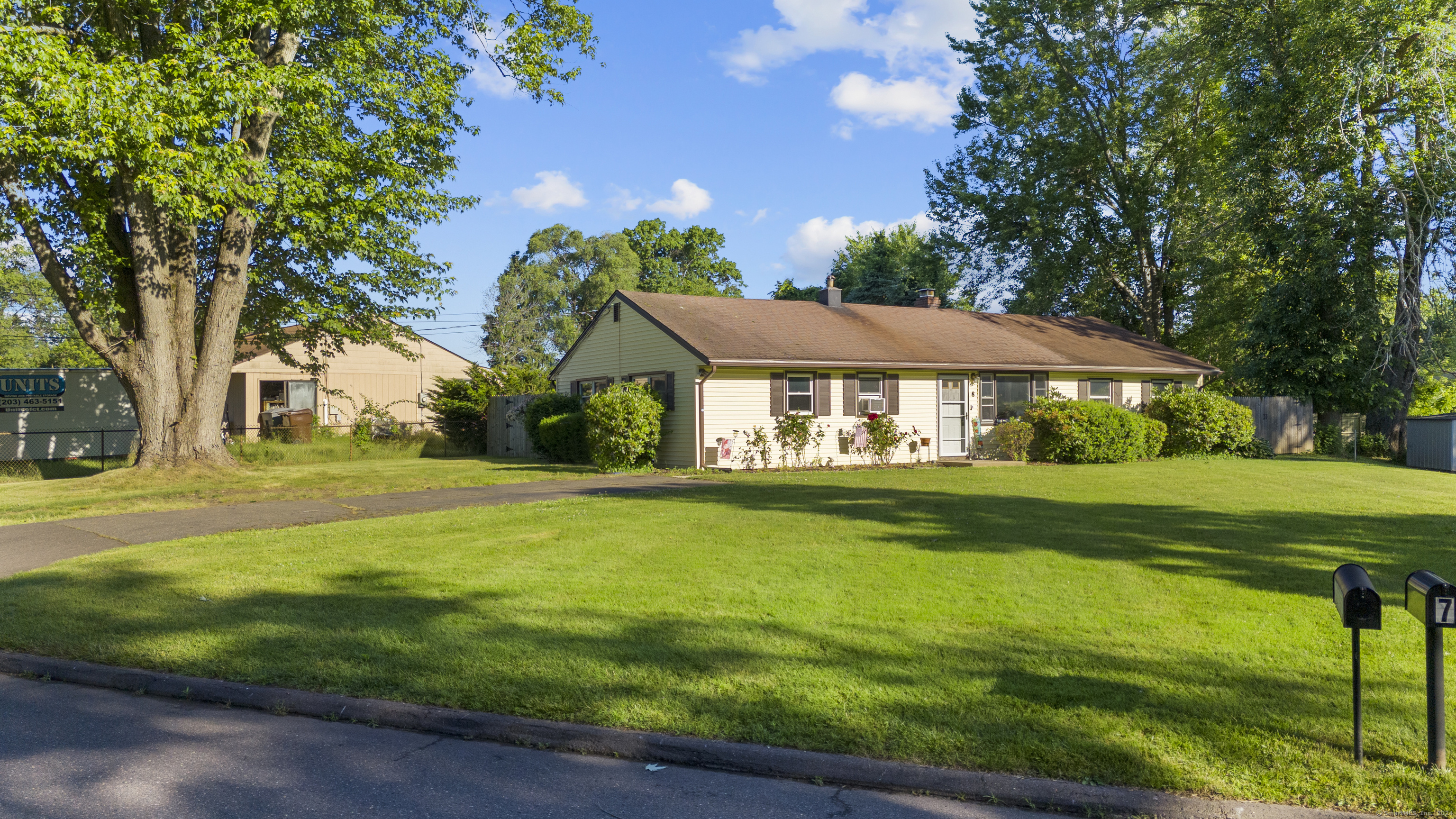 8 Weymouth Drive