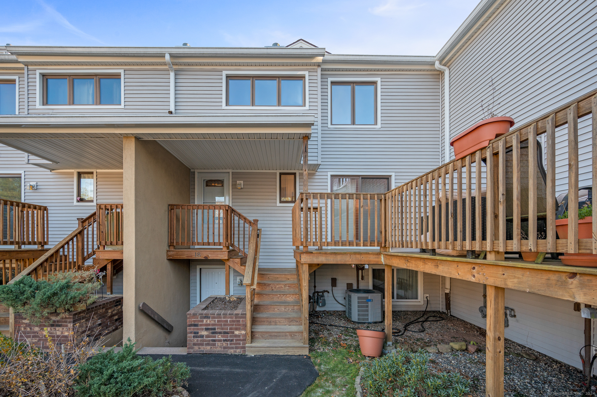 18 Dutton Place Way 18
