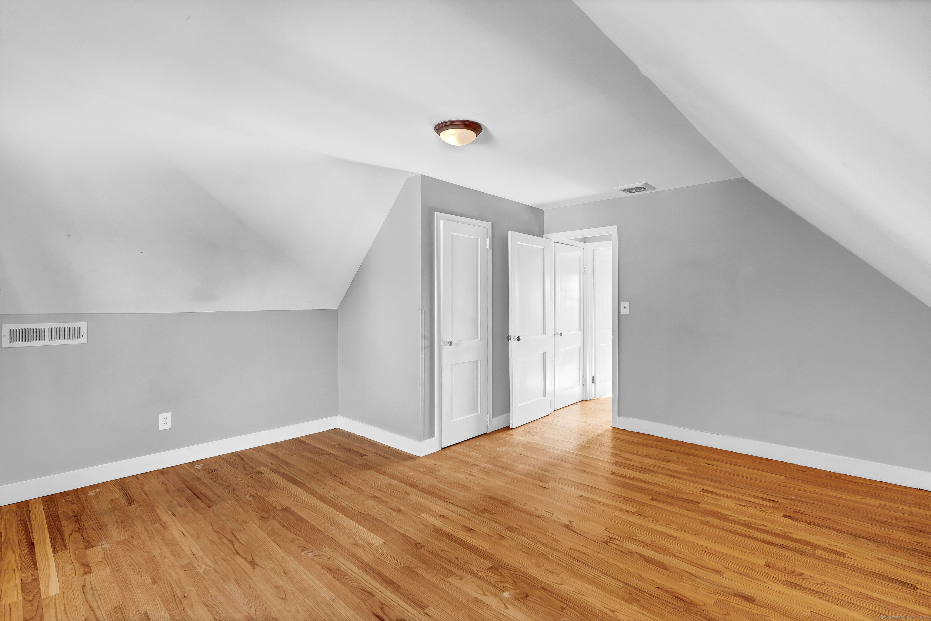 950 Farmington Avenue
