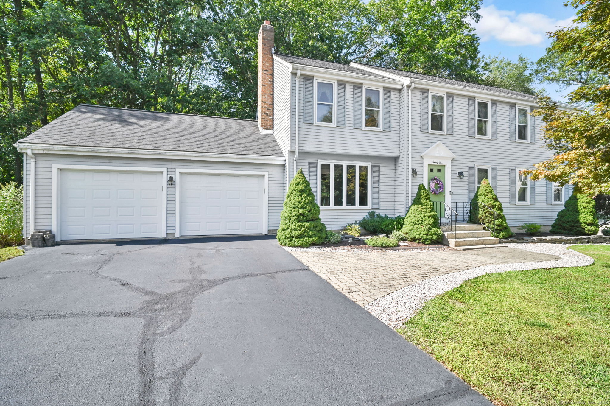 25 Stonehaven Circle