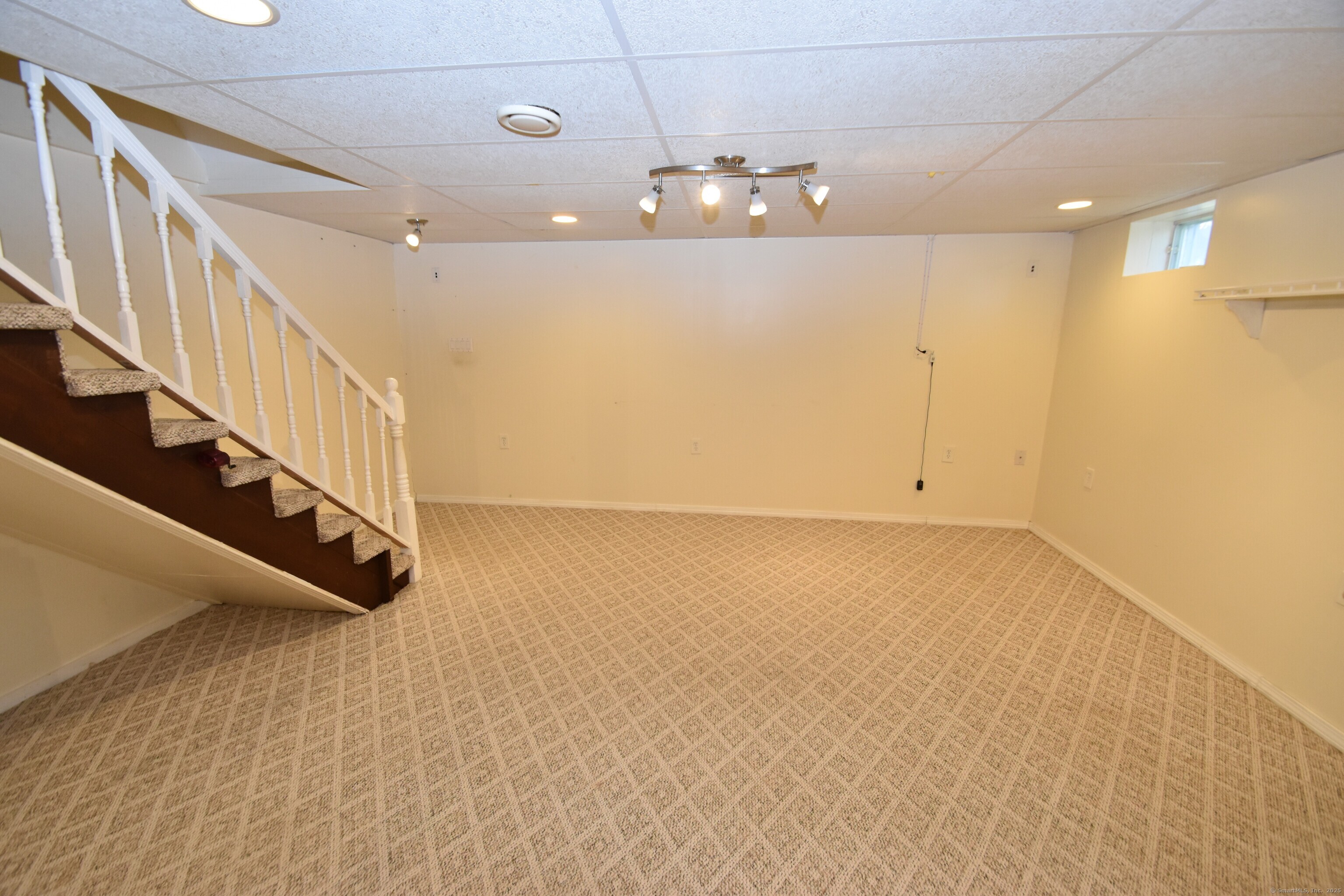 5 Garland Drive 5