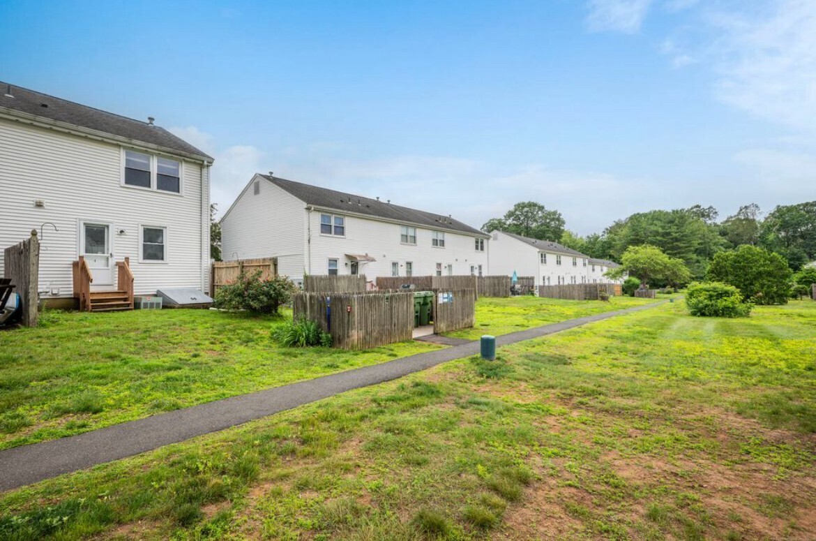 5 Garland Drive 5
