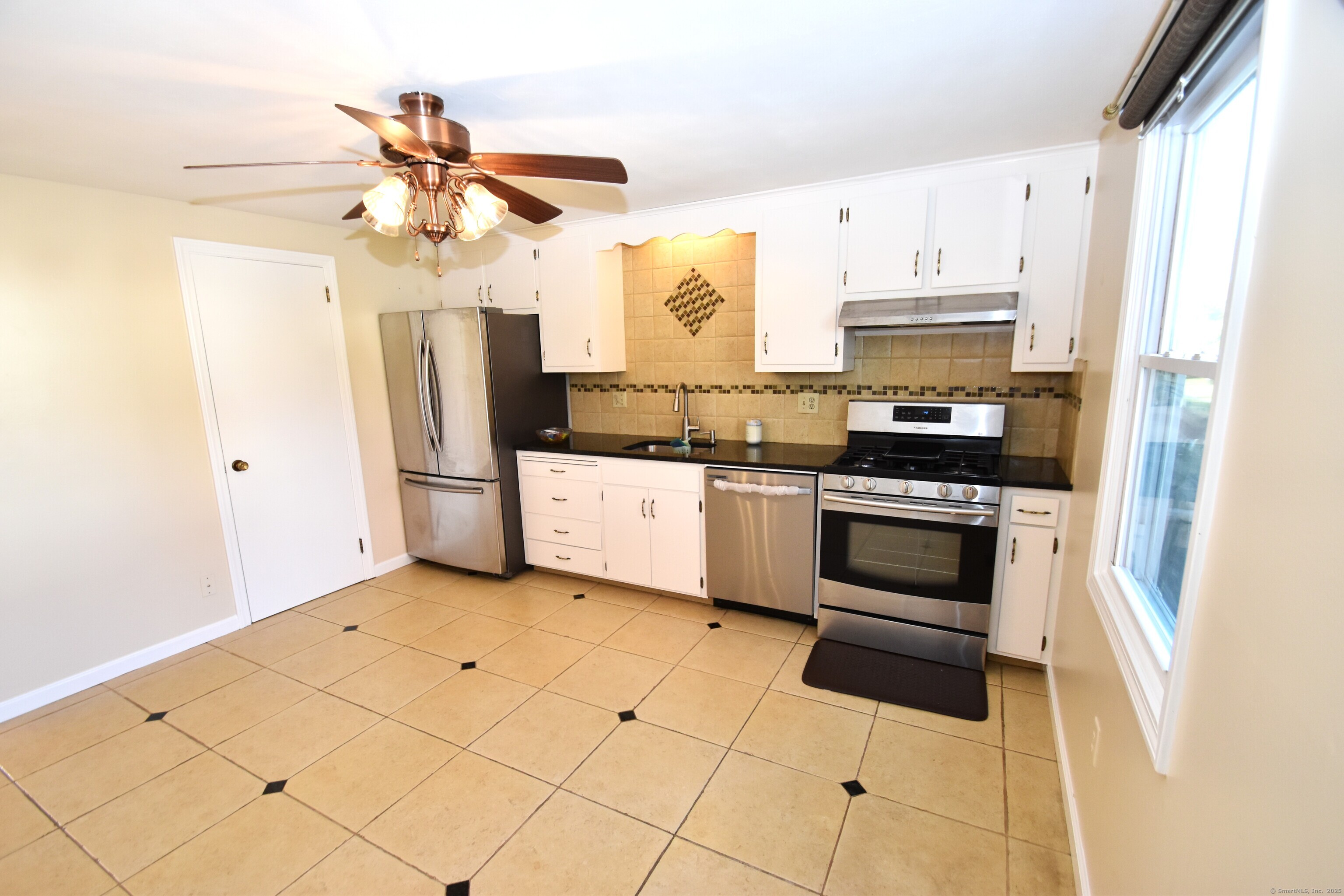 5 Garland Drive 5